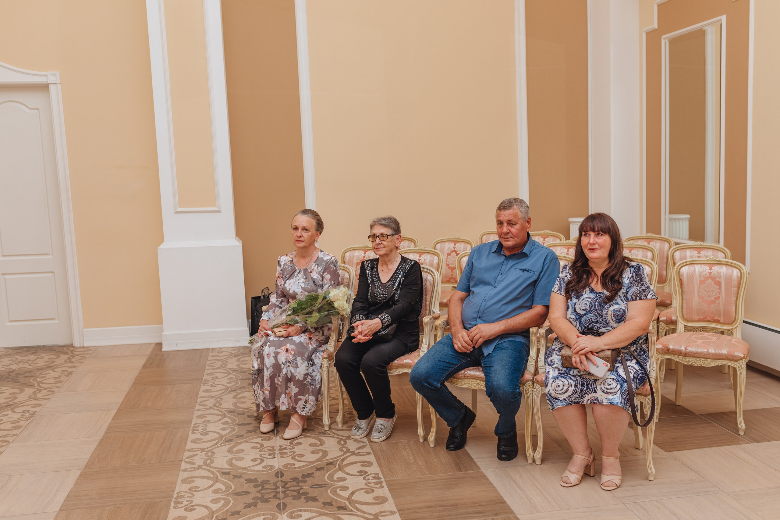 Евгения и Илья. ЗАГС Калининского района и прогулка на Финском заливе. Свадебный и семейный фотограф в Санкт-Петербурге и Сестрорецке