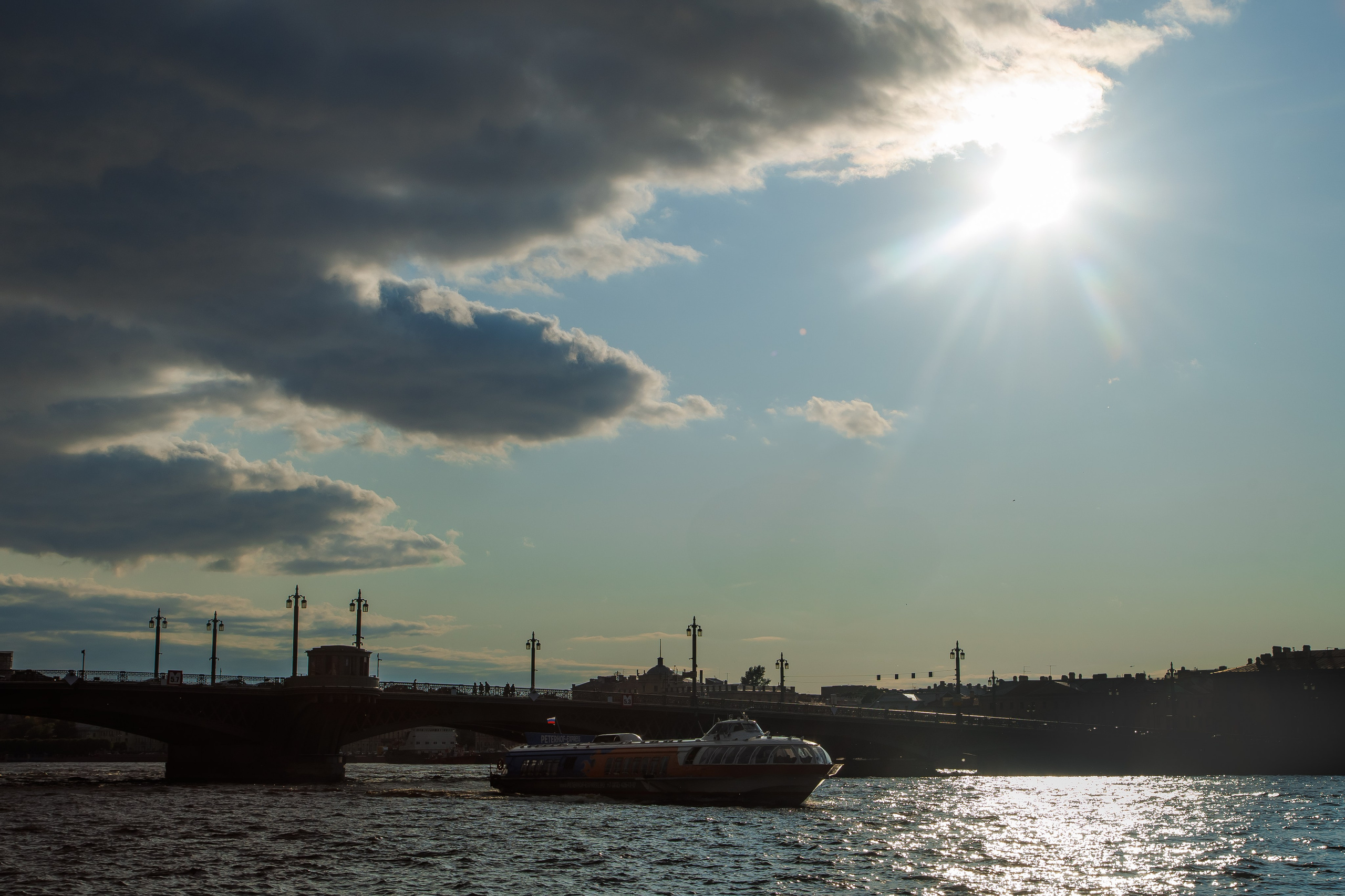 Выпускной на теплоходе. Фотограф в Санкт-Петербурге Чумаков Семен