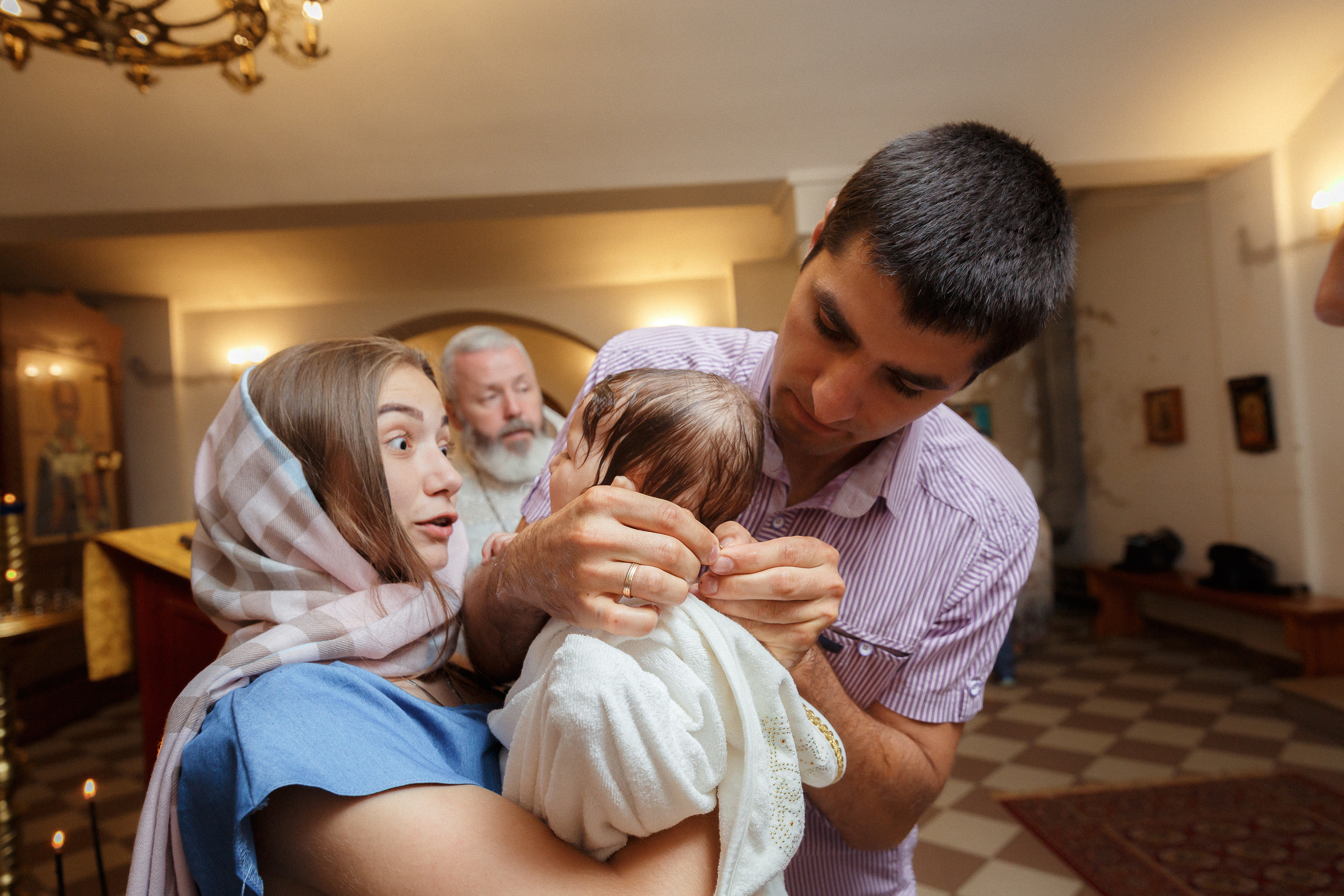 Фотограф на крещение в Мытищах в Никольском храме на Дружбе