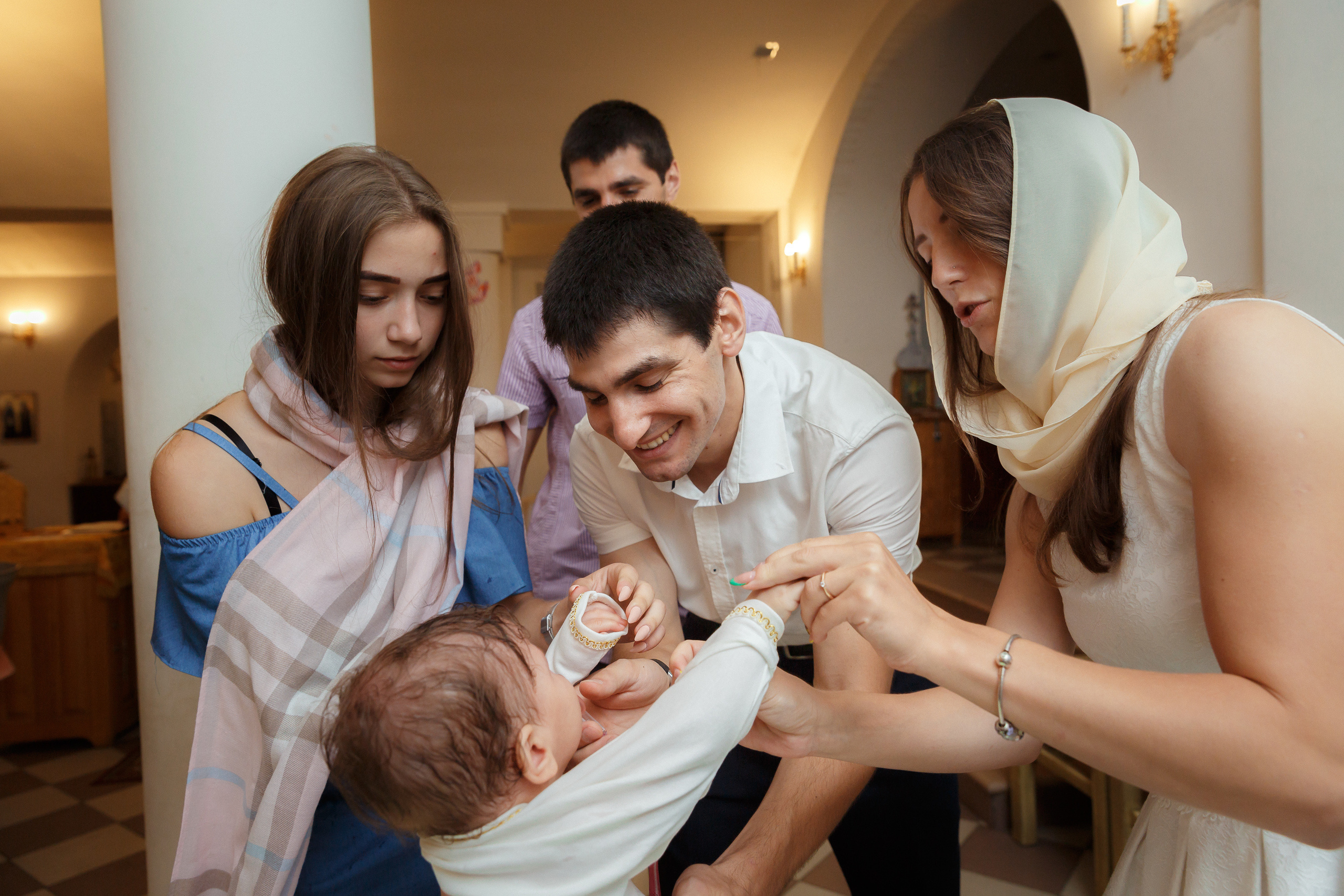 Фотограф на крещение в Мытищах в Никольском храме на Дружбе