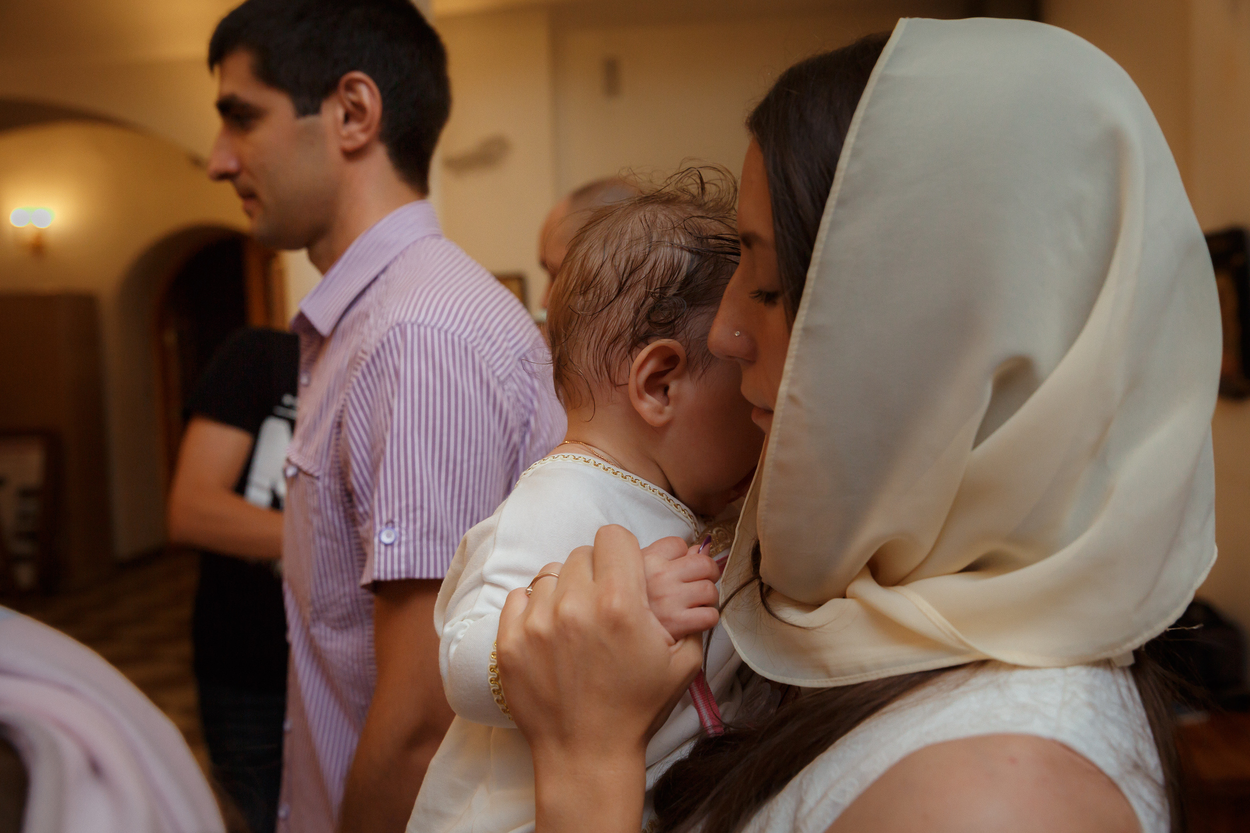 Фотограф на крещение в Мытищах в Никольском храме на Дружбе