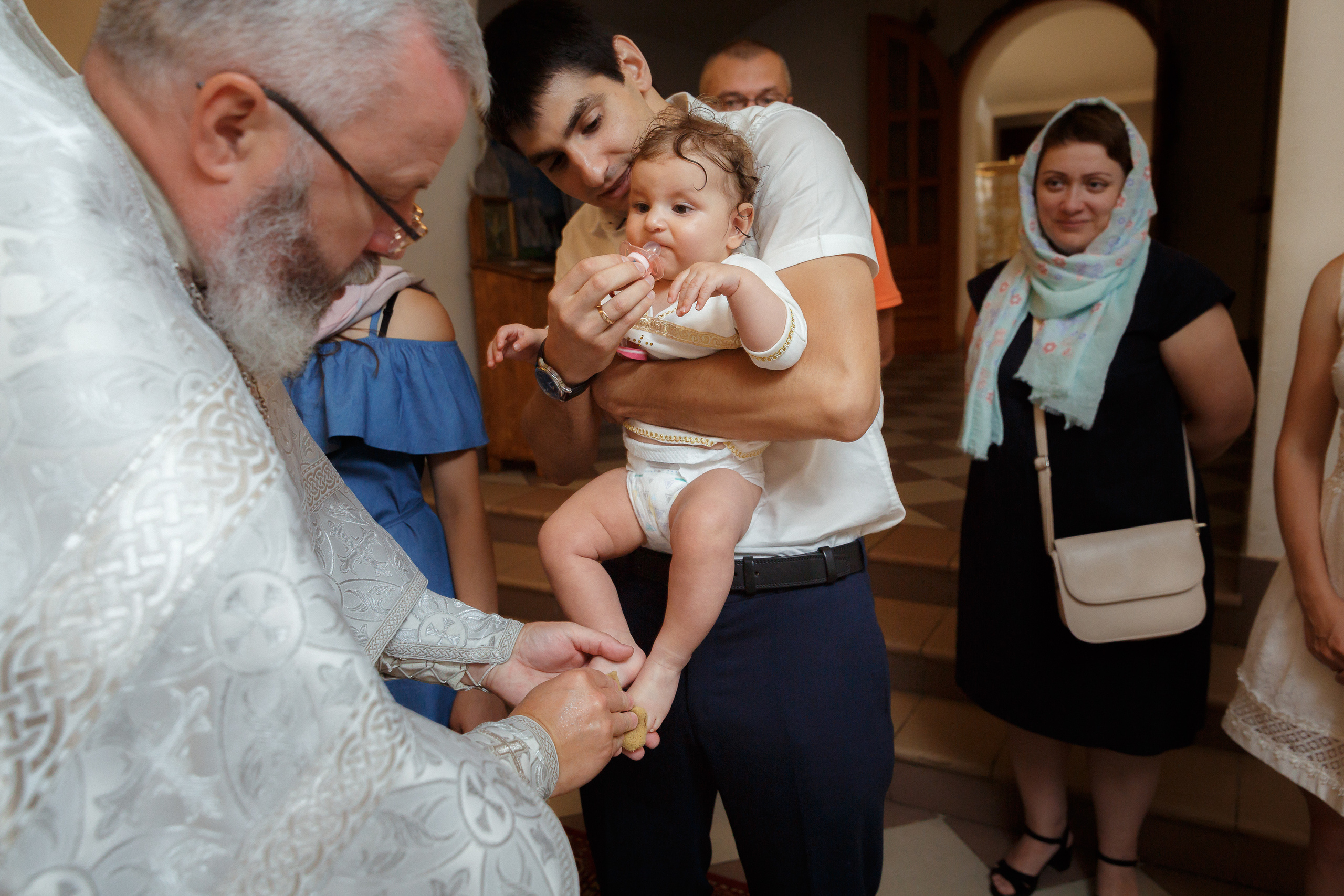 Фотограф на крещение в Мытищах в Никольском храме на Дружбе