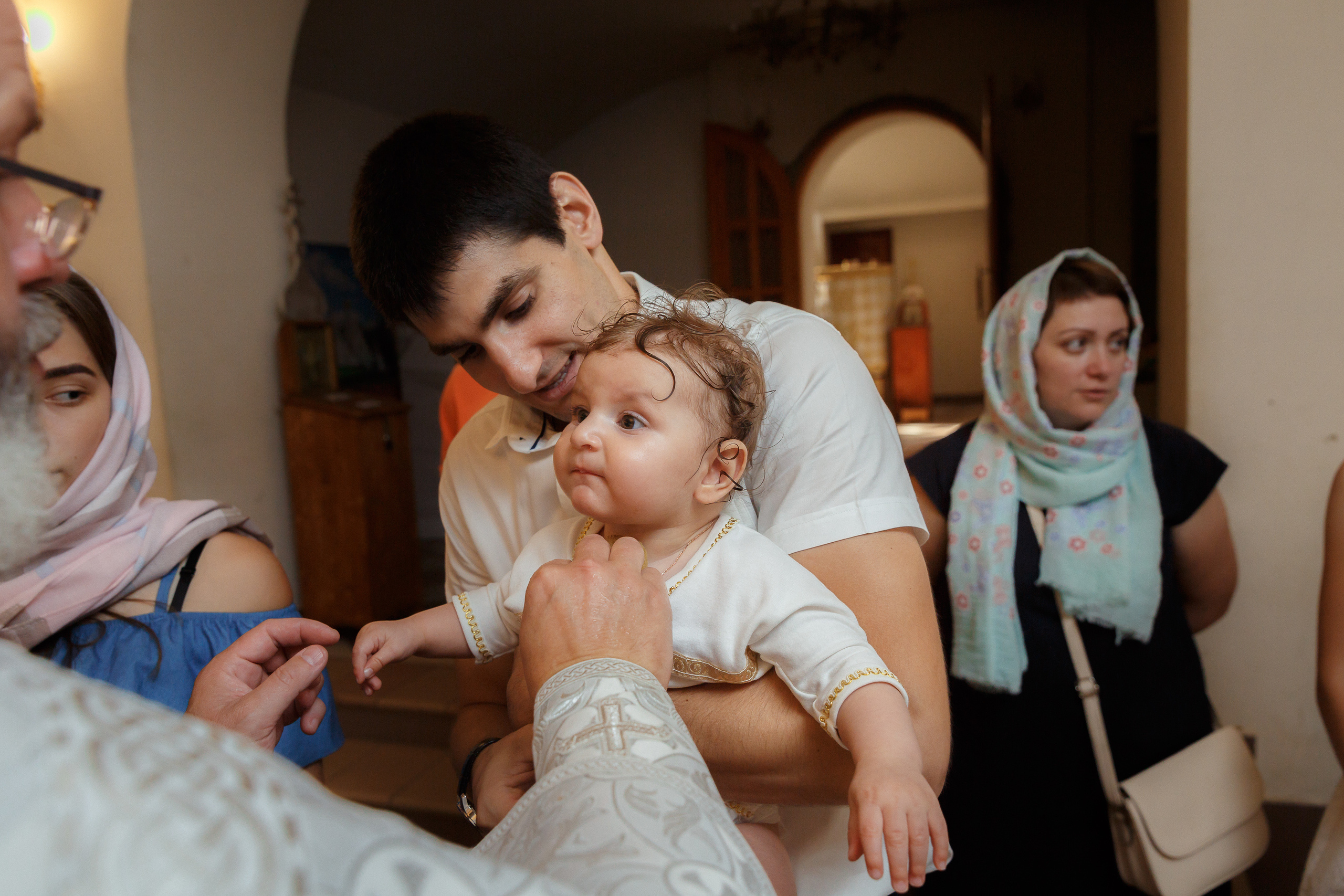 Фотограф на крещение в Мытищах в Никольском храме на Дружбе