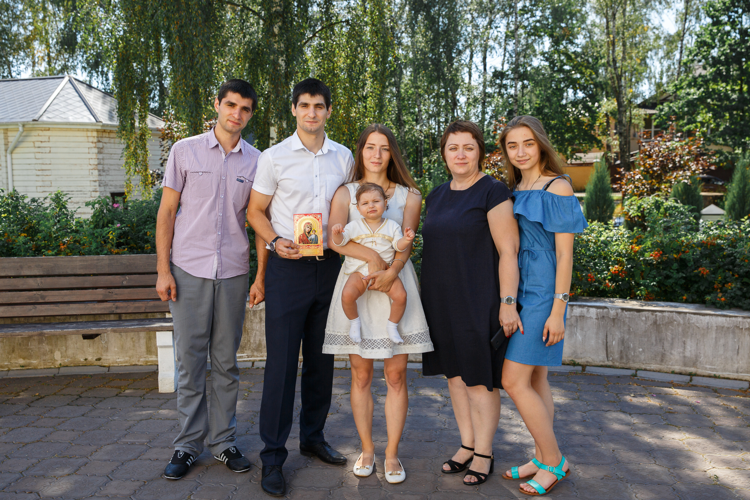 Фотограф на крещение в Мытищах в Никольском храме на Дружбе