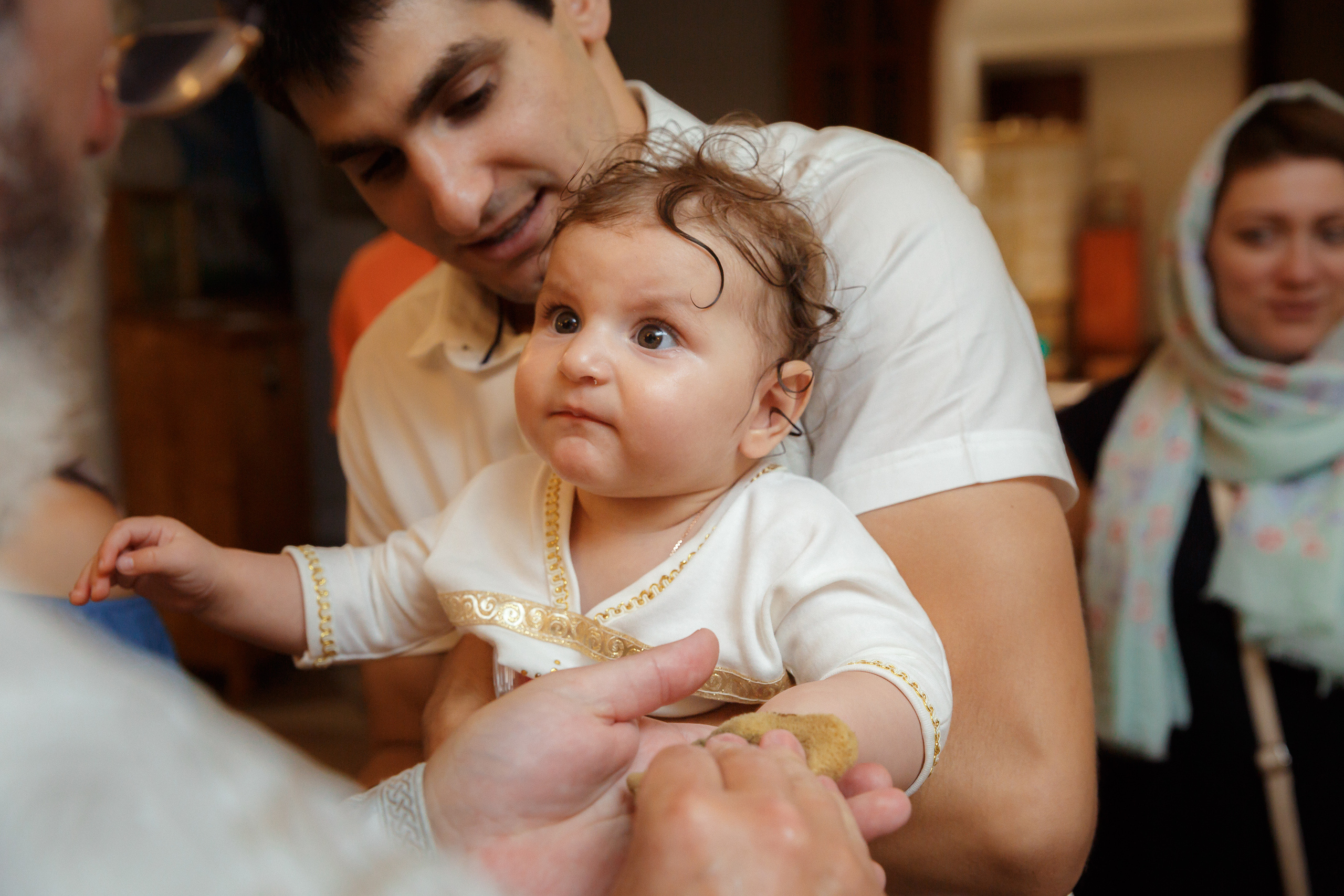 Фотограф на крещение в Мытищах в Никольском храме на Дружбе