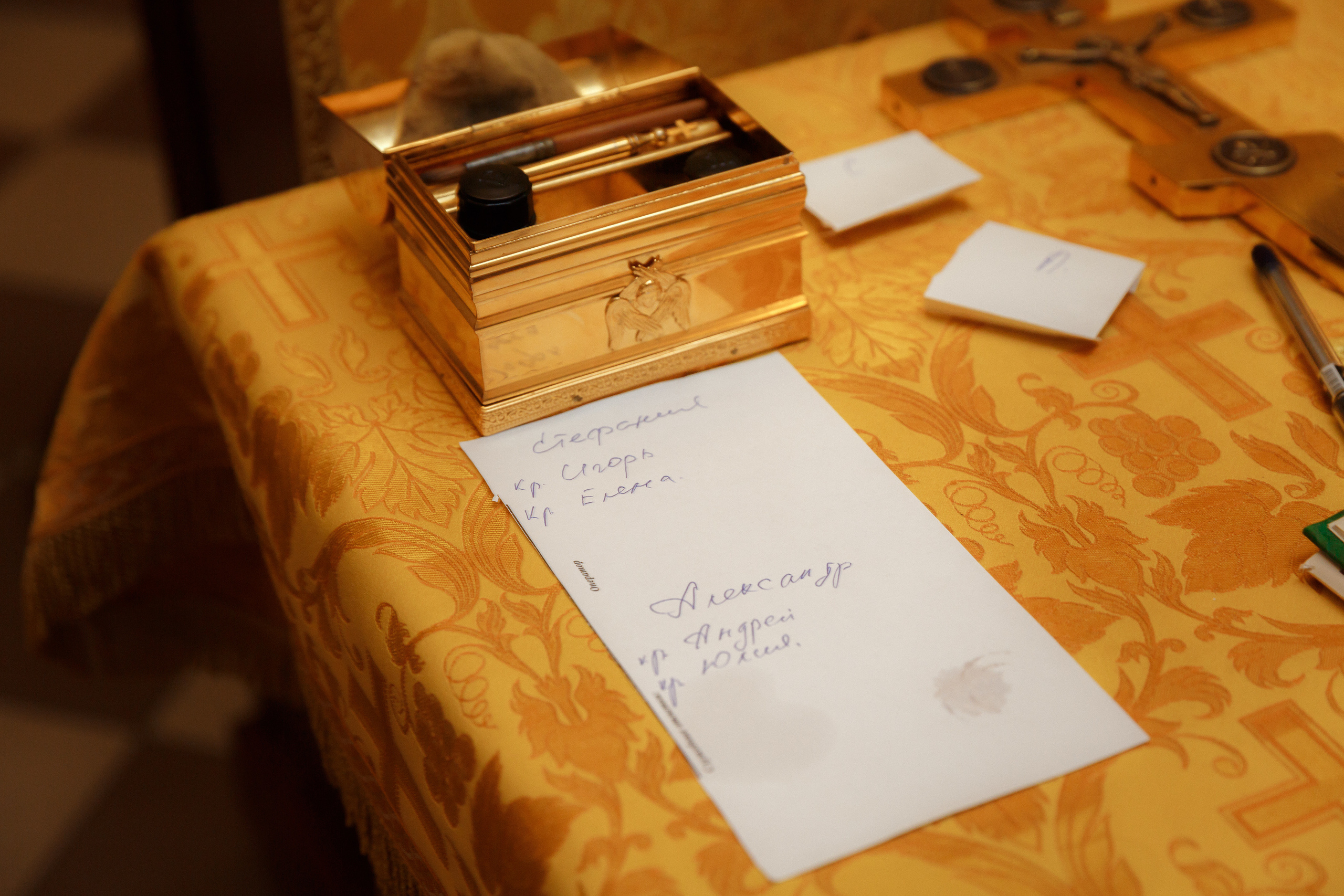 Фотограф на крещение в Мытищах в Никольском храме на Дружбе