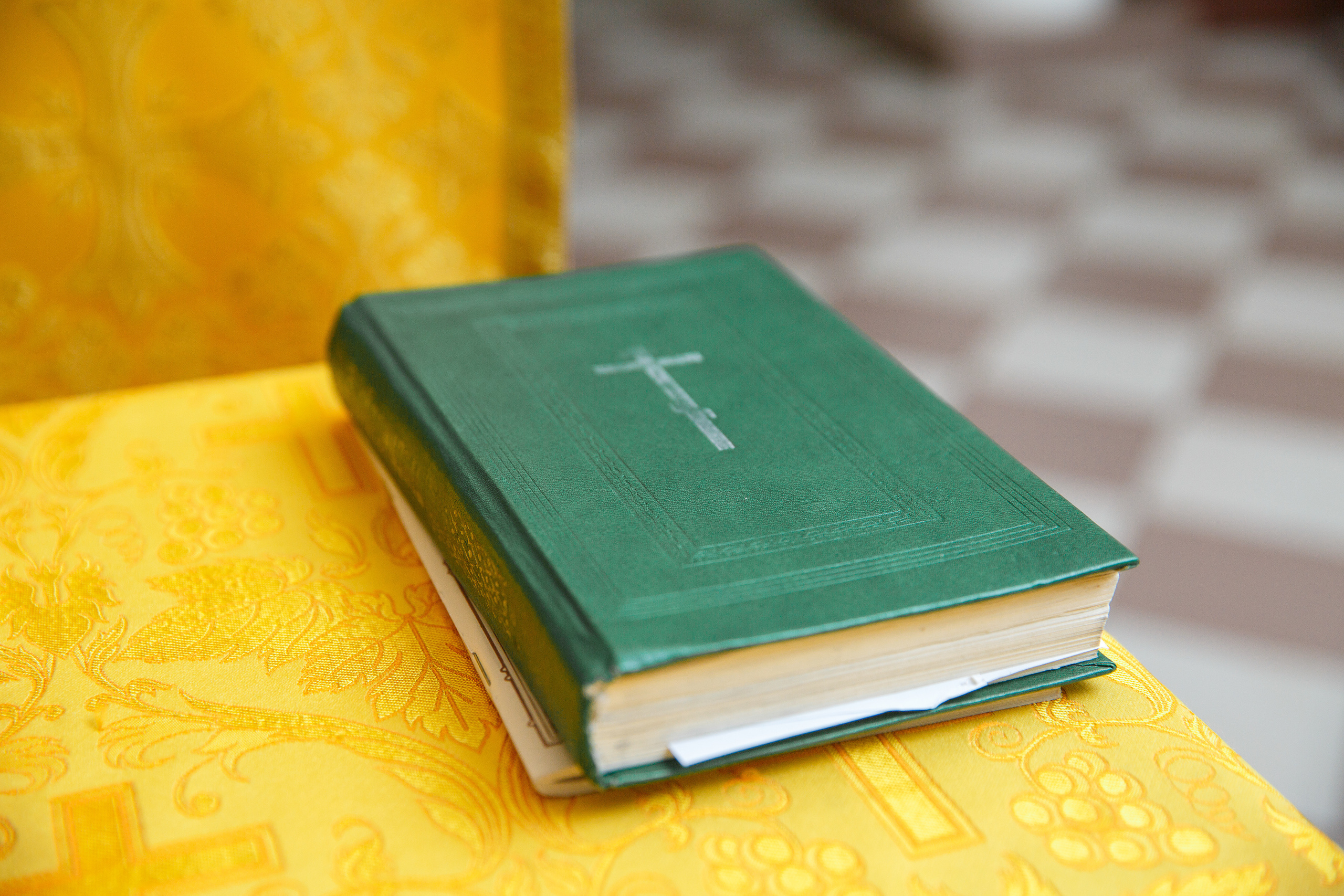 Фотограф на крещение в Мытищах в Никольском храме на Дружбе