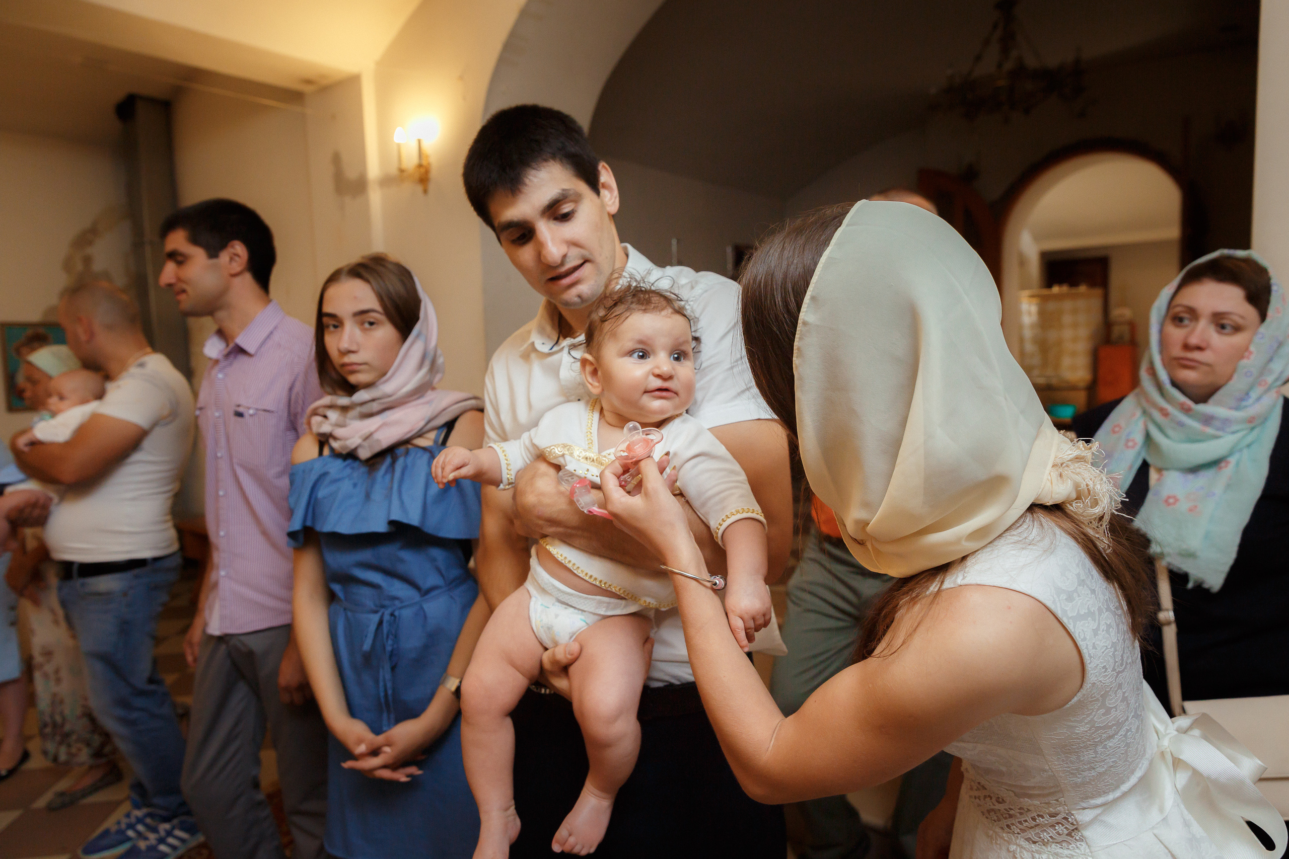 Фотограф на крещение в Мытищах в Никольском храме на Дружбе