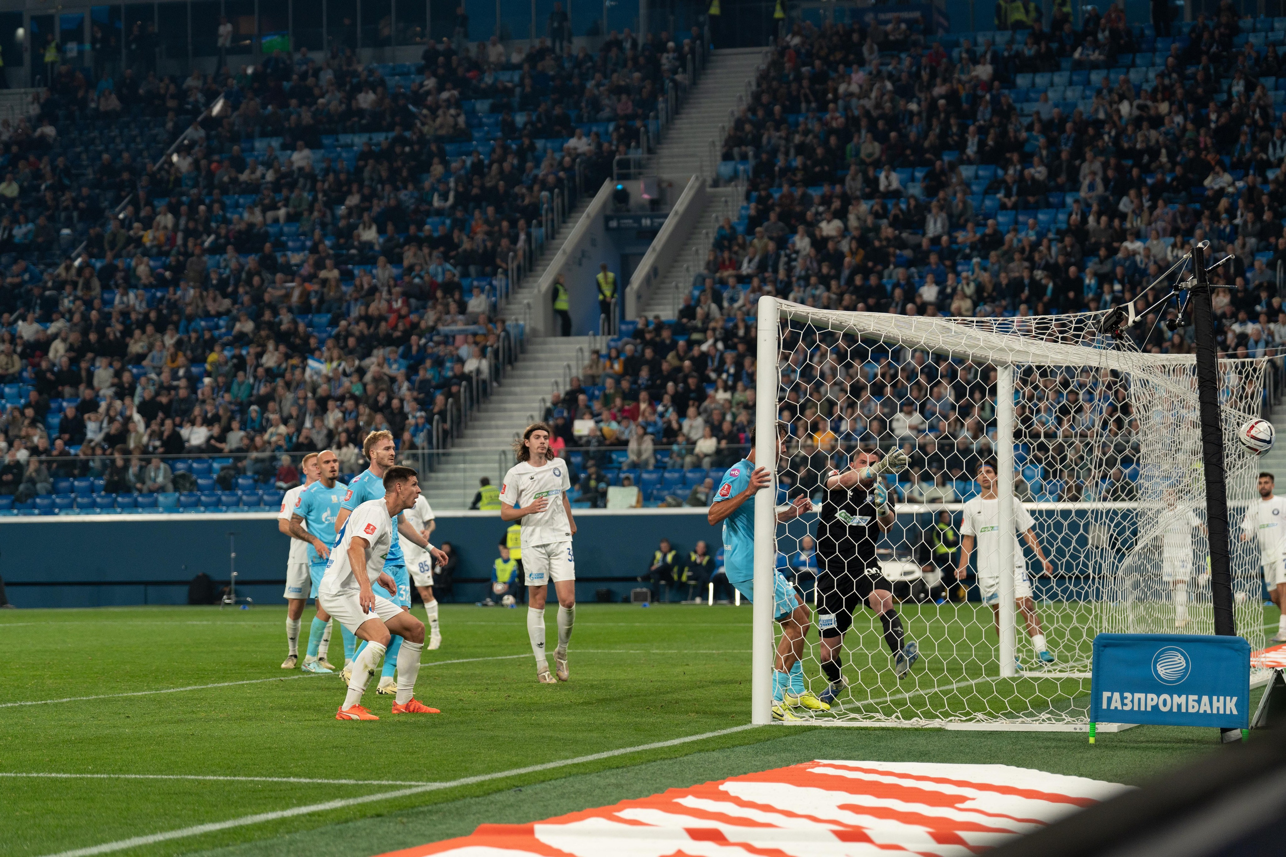 Кадр спортивный фотограф Санкт-Петербург запечатлел гол Зенита