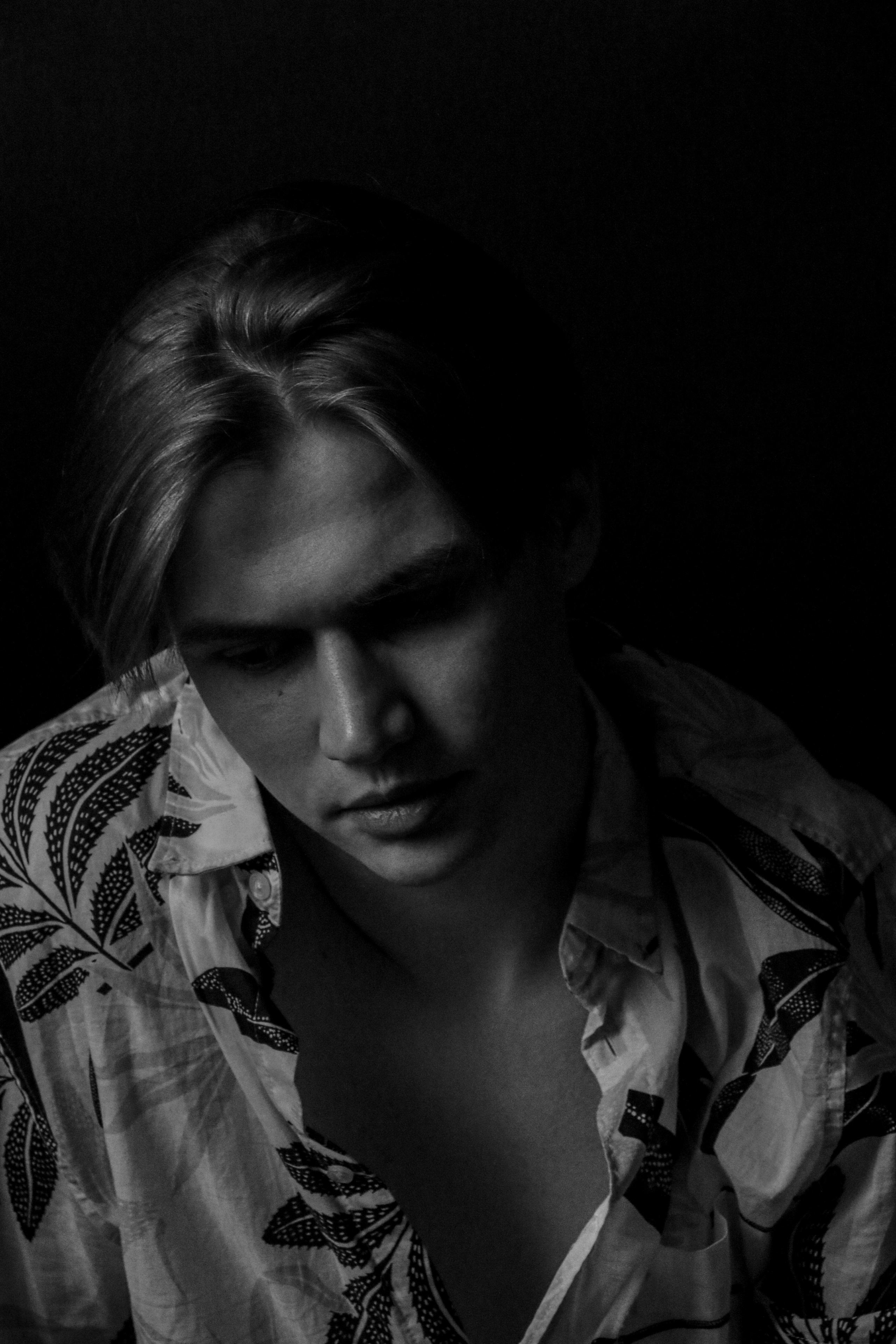 DISTRACTIONS. Любовь Моргасова [LU SPRING]: Фотограф и куратор