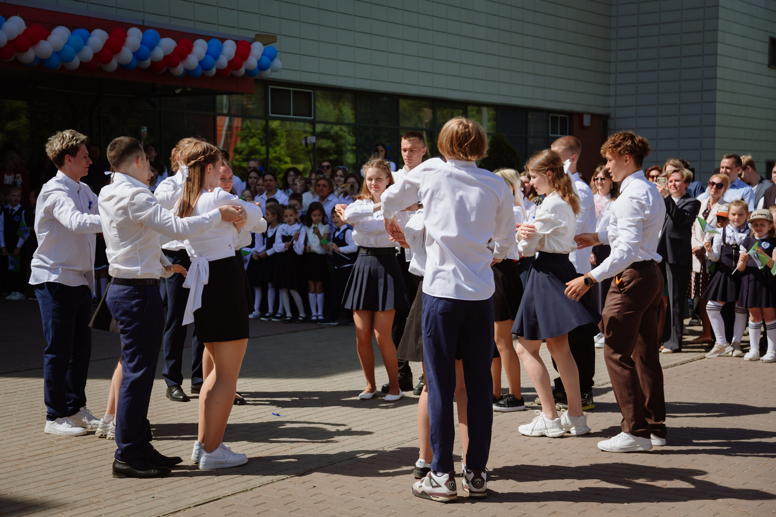 Последний звонок 2024 (2 часа фотосъемки). Профессиональный фотограф Надежда Антонова