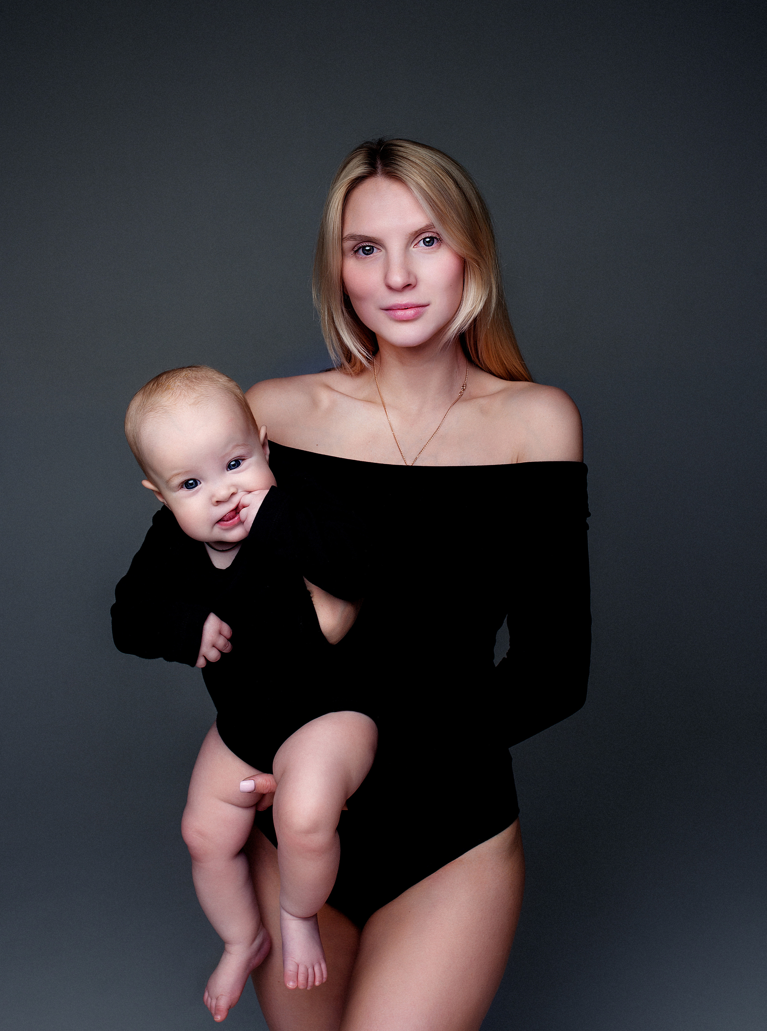 Мама и малыш. Наталья Михайлова Фотограф новорожденных в Ярославле