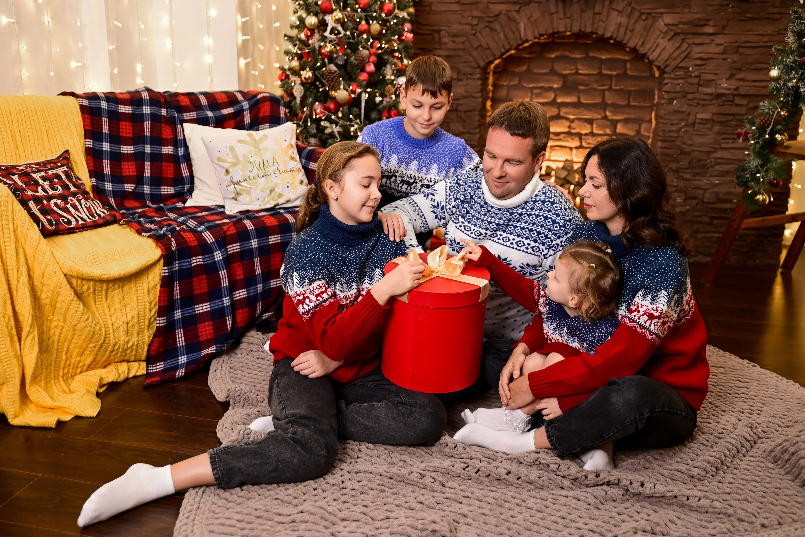 Новогодняя фотосессия. Фотостудия Зефир. Фотосессии в студии под ключ. Москва. Семейные и детские фотосессии