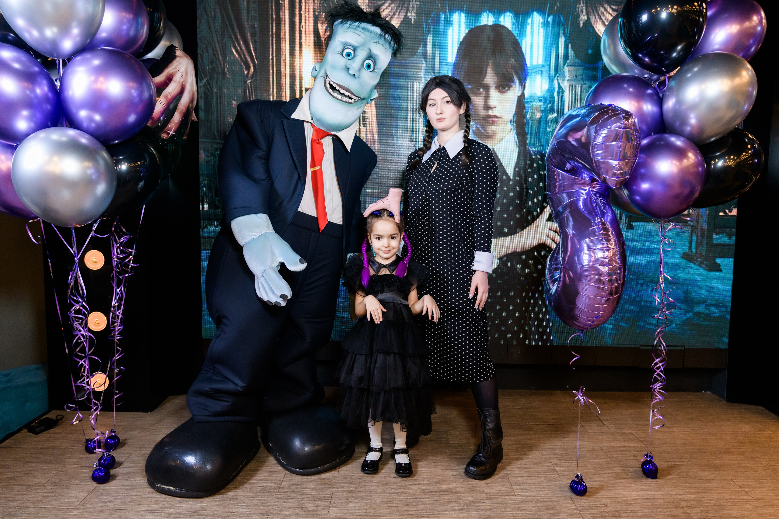 День рождения Софии в стиле «Уэнздей». Репортажный фотограф Сергей Дроздов