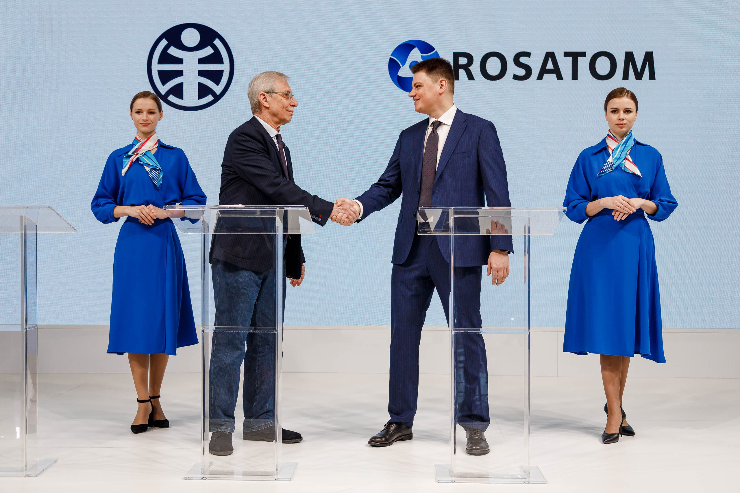 Подписания соглашений на форуме ATOM EXPO XIII 2024 в Сириусе. Репортажный фотограф в Москве, Сочи и Санкт-Петербурге