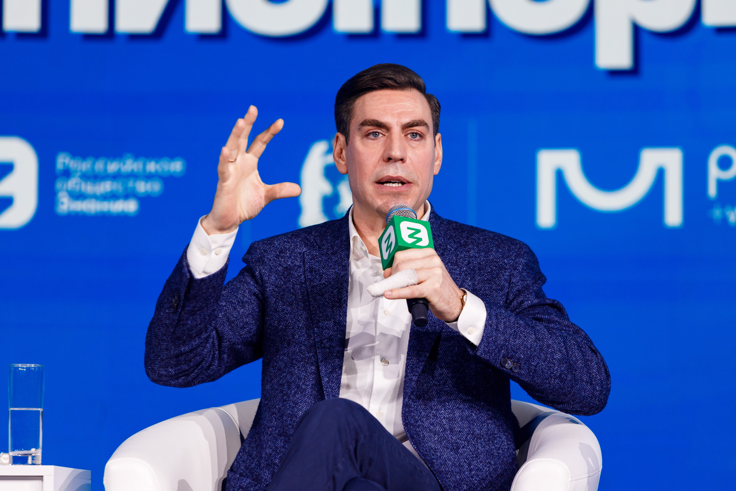 Всемирный фестиваль молодёжи 2024 в России. Репортажный фотограф в Москве, Сочи и Санкт-Петербурге