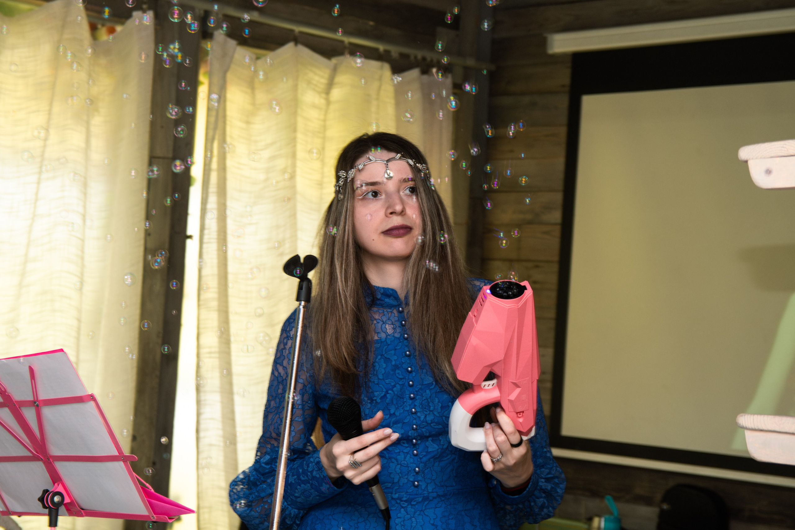 Творческий вечер автофикшн-книги Оли Черных «Абдоминально». Репортажный фотограф в Москве Legiodot