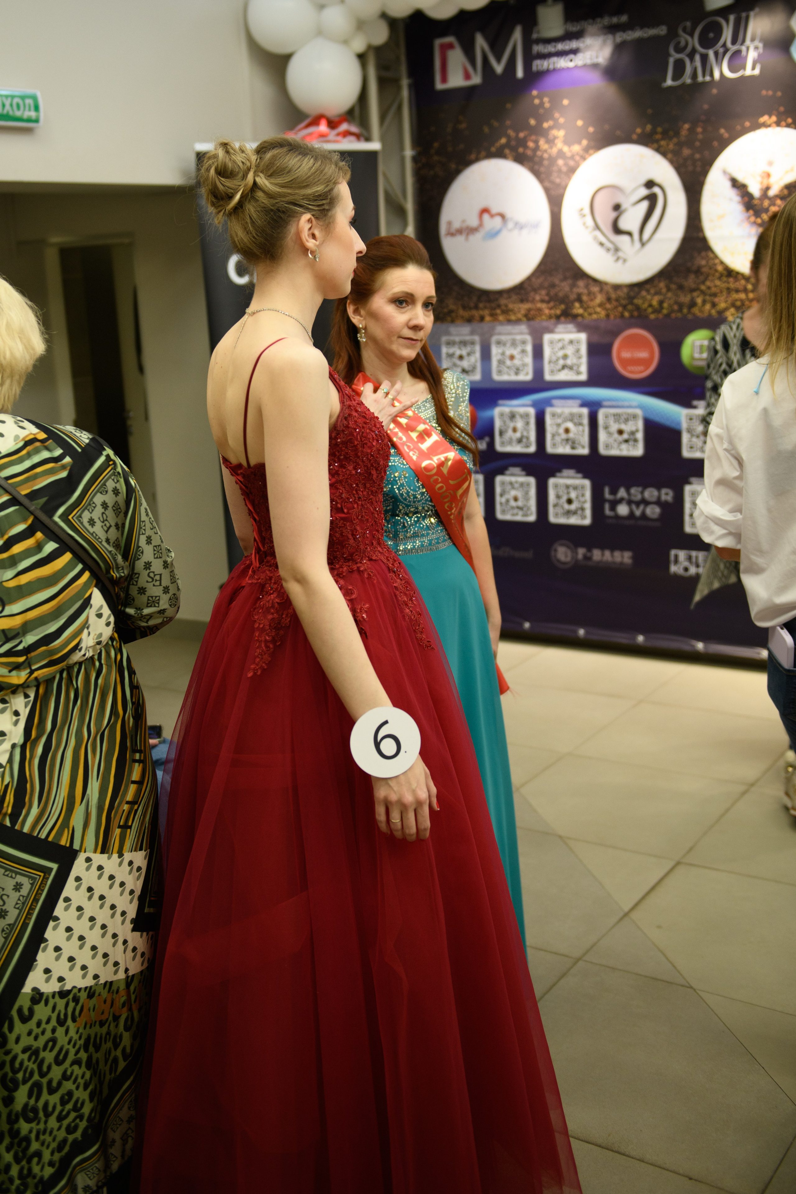 Финал конкурса красоты и материнства «Особенная мама». Организация и проведение фотосъемок в Санкт-Петербурге. Фотограф Смирягин Илья