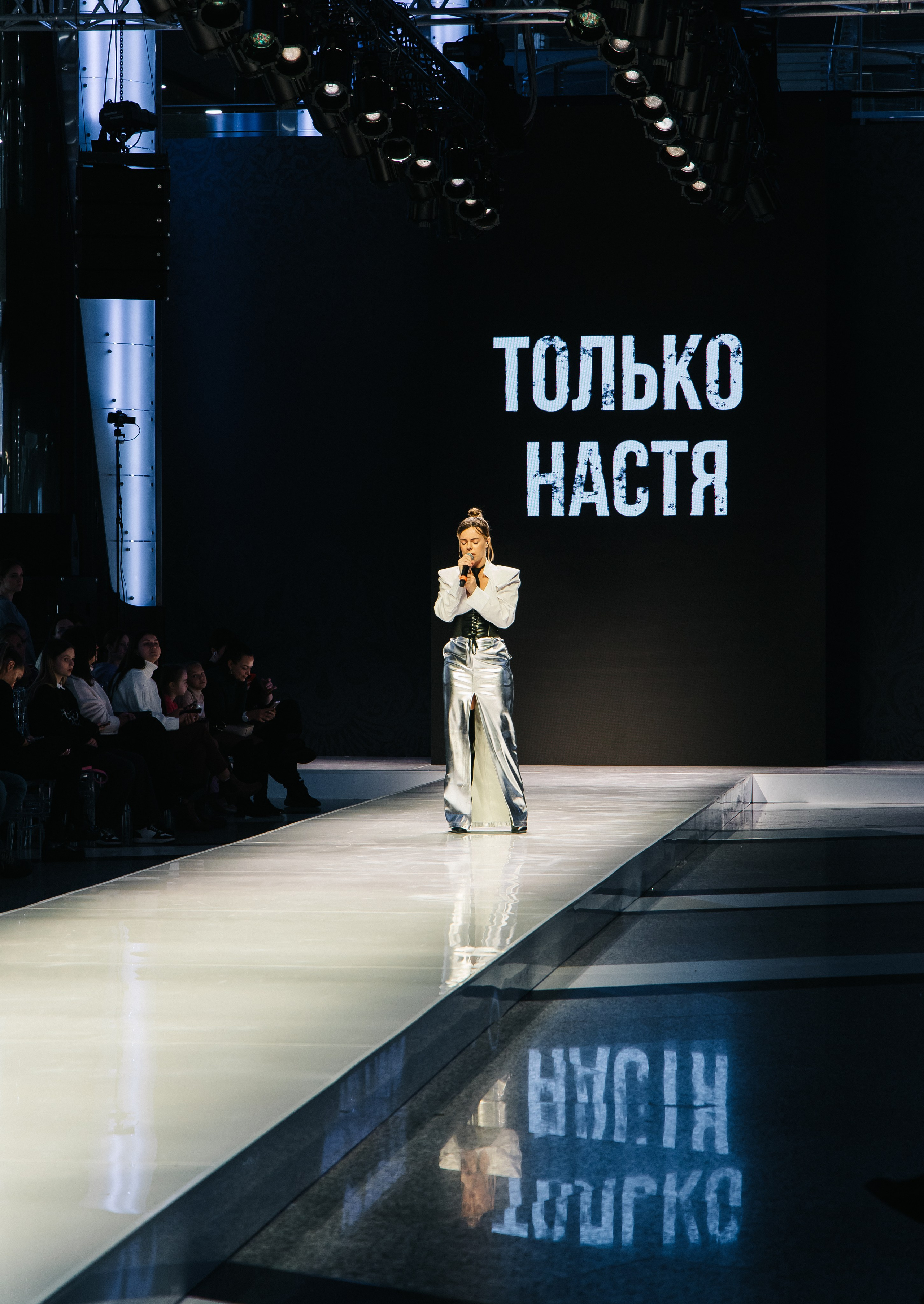 Неделя моды в галерее модные сезоны. Репортажный фотограф Катерина Гилс Москва