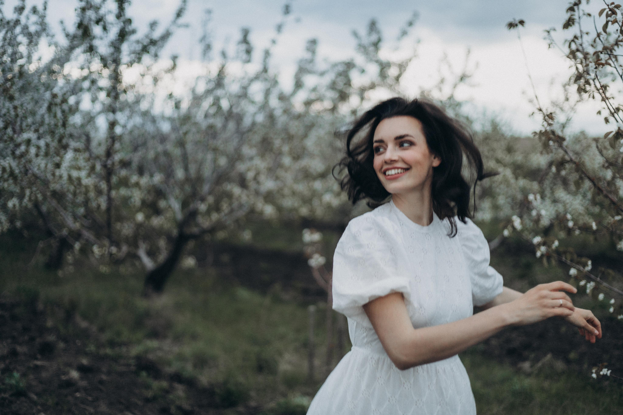 Рита. Съемка в цветении. Портретный и семейный фотограф в Саратове Елена Шустова