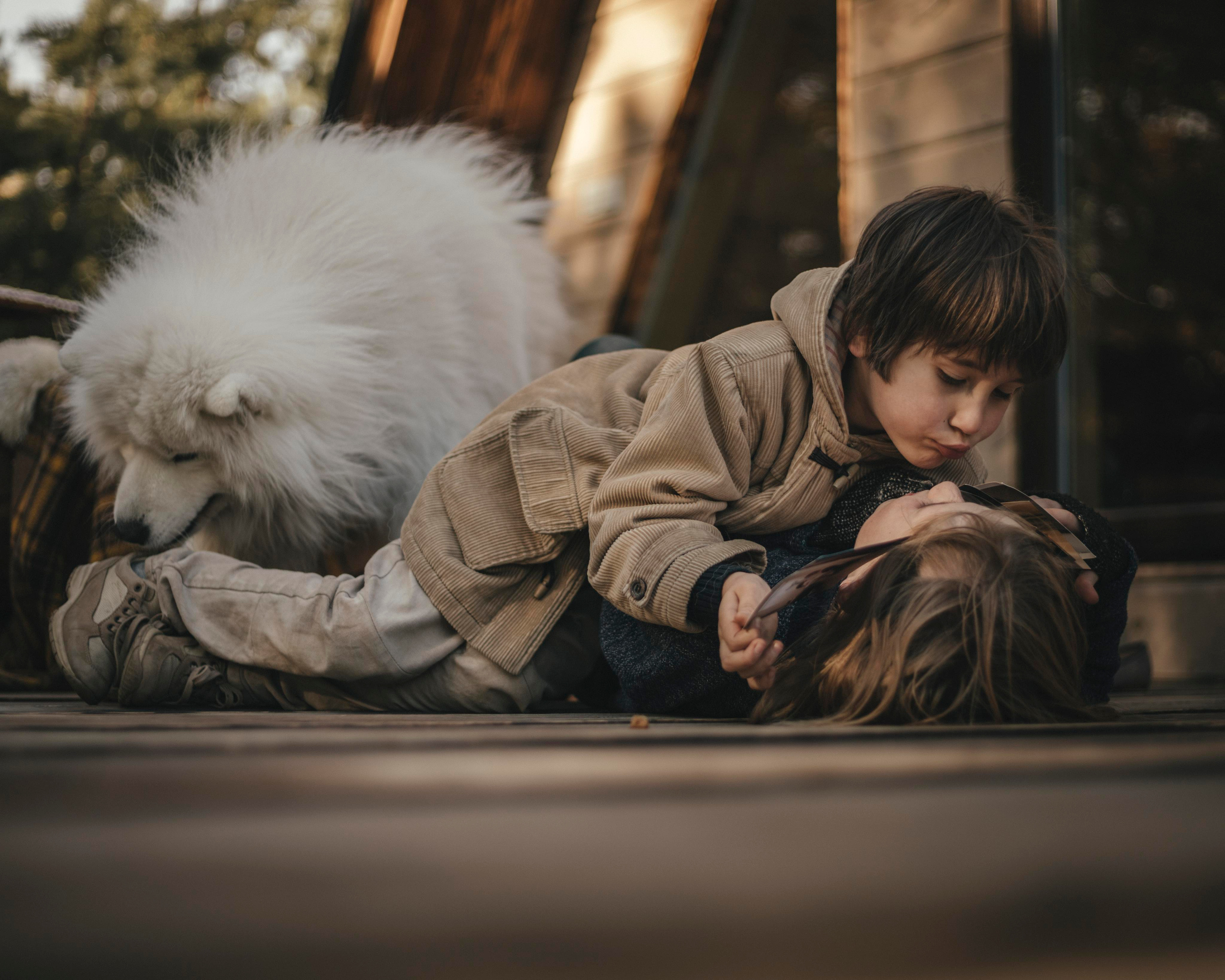 Вика, Вадим, Доминика и Макар. Осенняя съемка в домике. Портретный и семейный фотограф в Саратове Елена Шустова