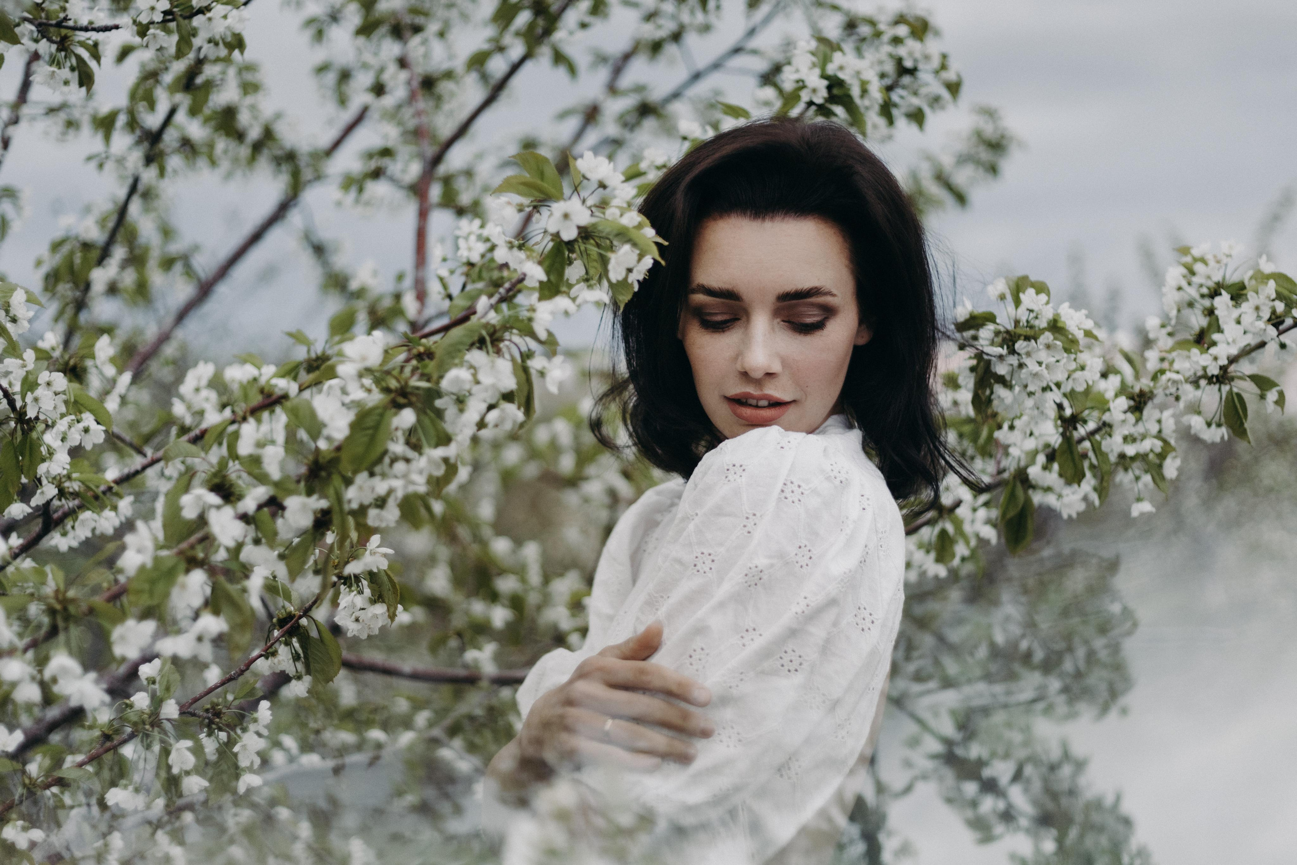 Рита. Съемка в цветении. Портретный и семейный фотограф в Саратове Елена Шустова