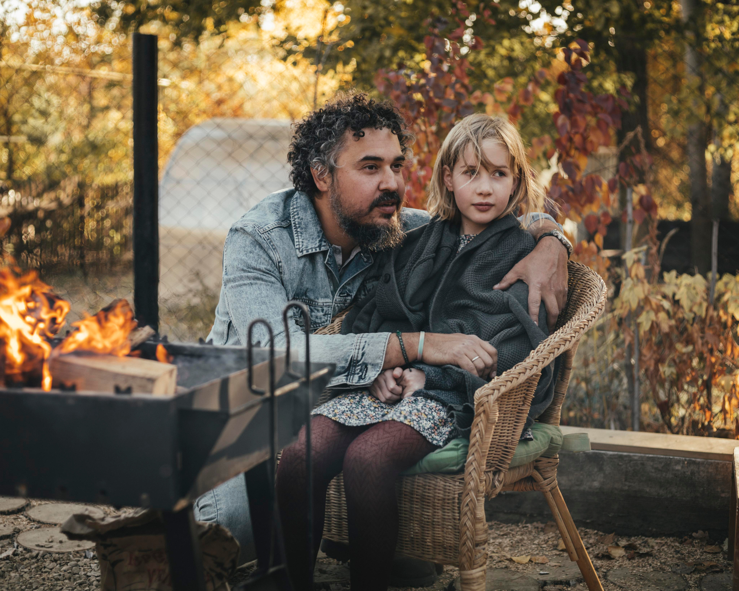 Вика, Вадим, Доминика и Макар. Осенняя съемка в домике. Портретный и семейный фотограф в Саратове Елена Шустова