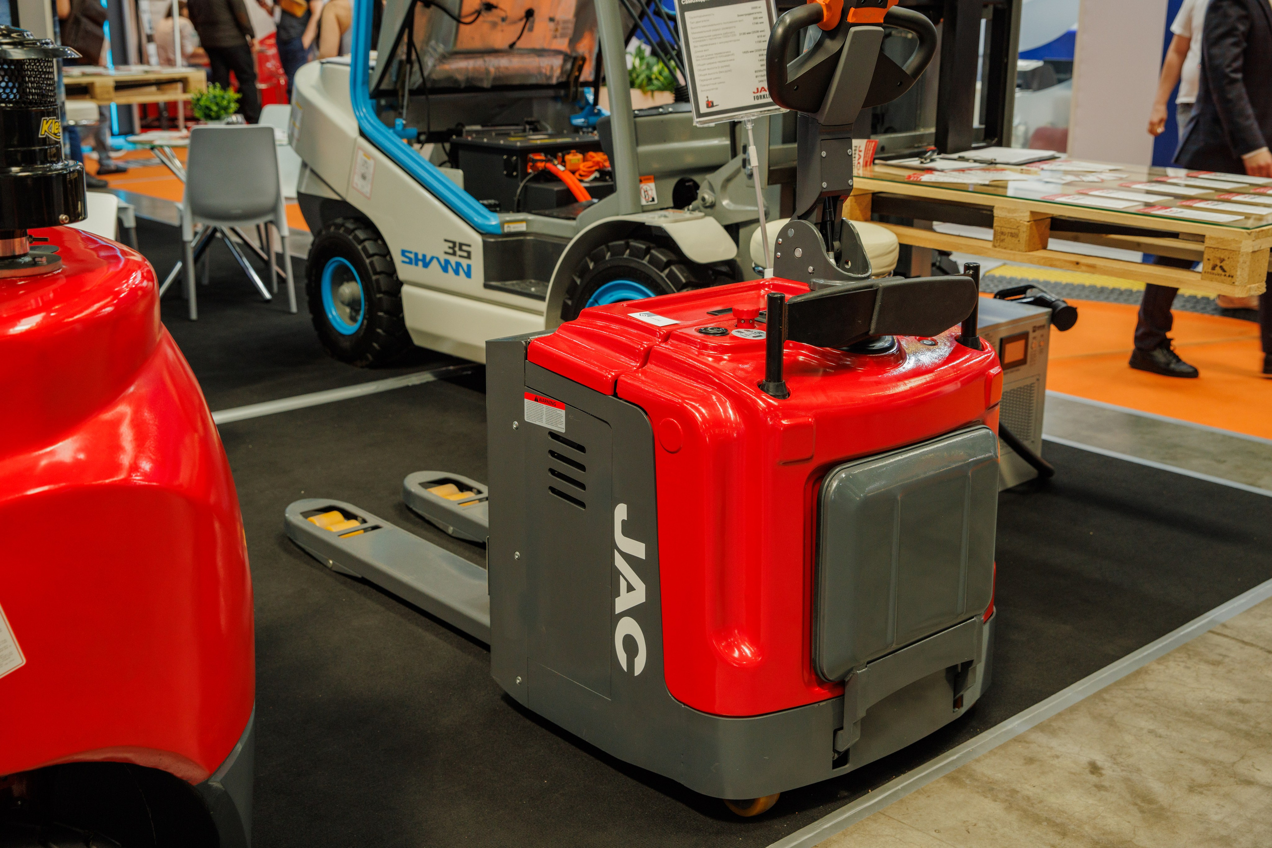 Выставка Спец. Техники. Фотограф Москва Шептаев Артём