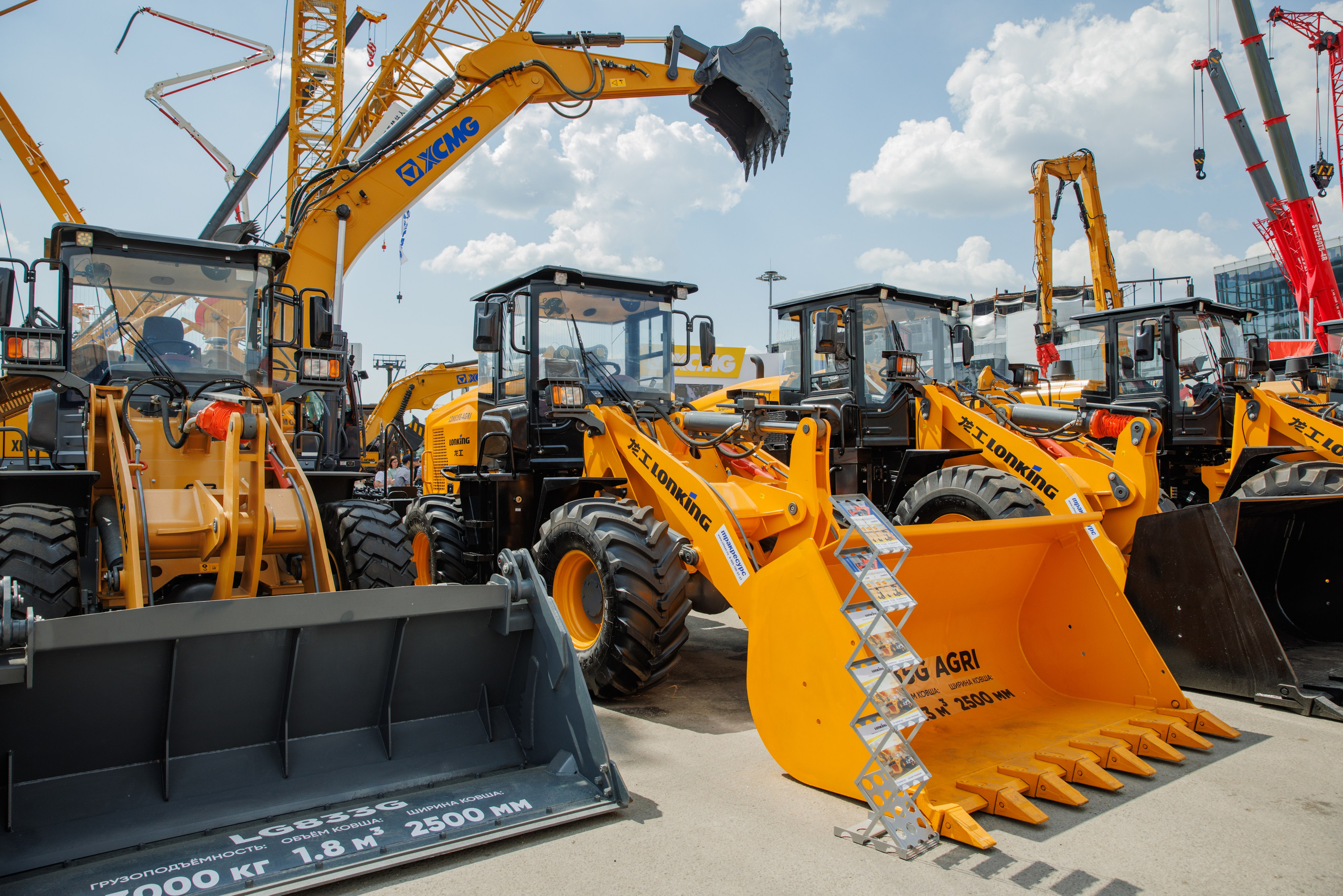 Выставка Спец. Техники. Фотограф Москва Шептаев Артём
