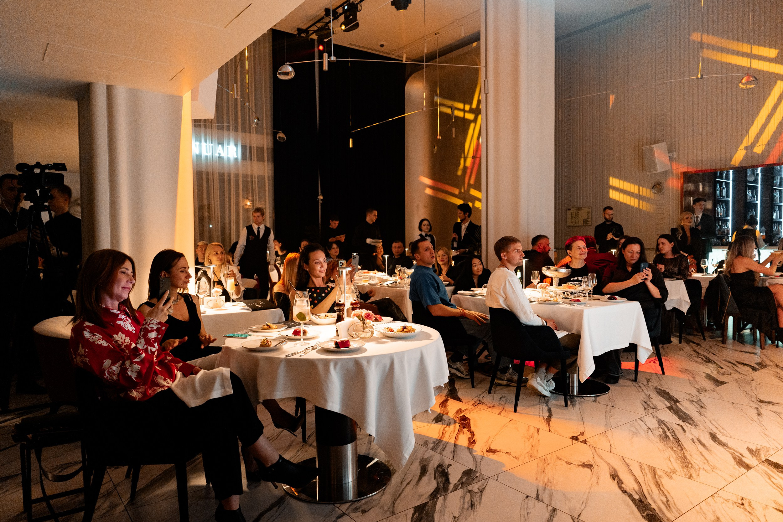 BIG GALA CONCERT. BENUAR Restaurant