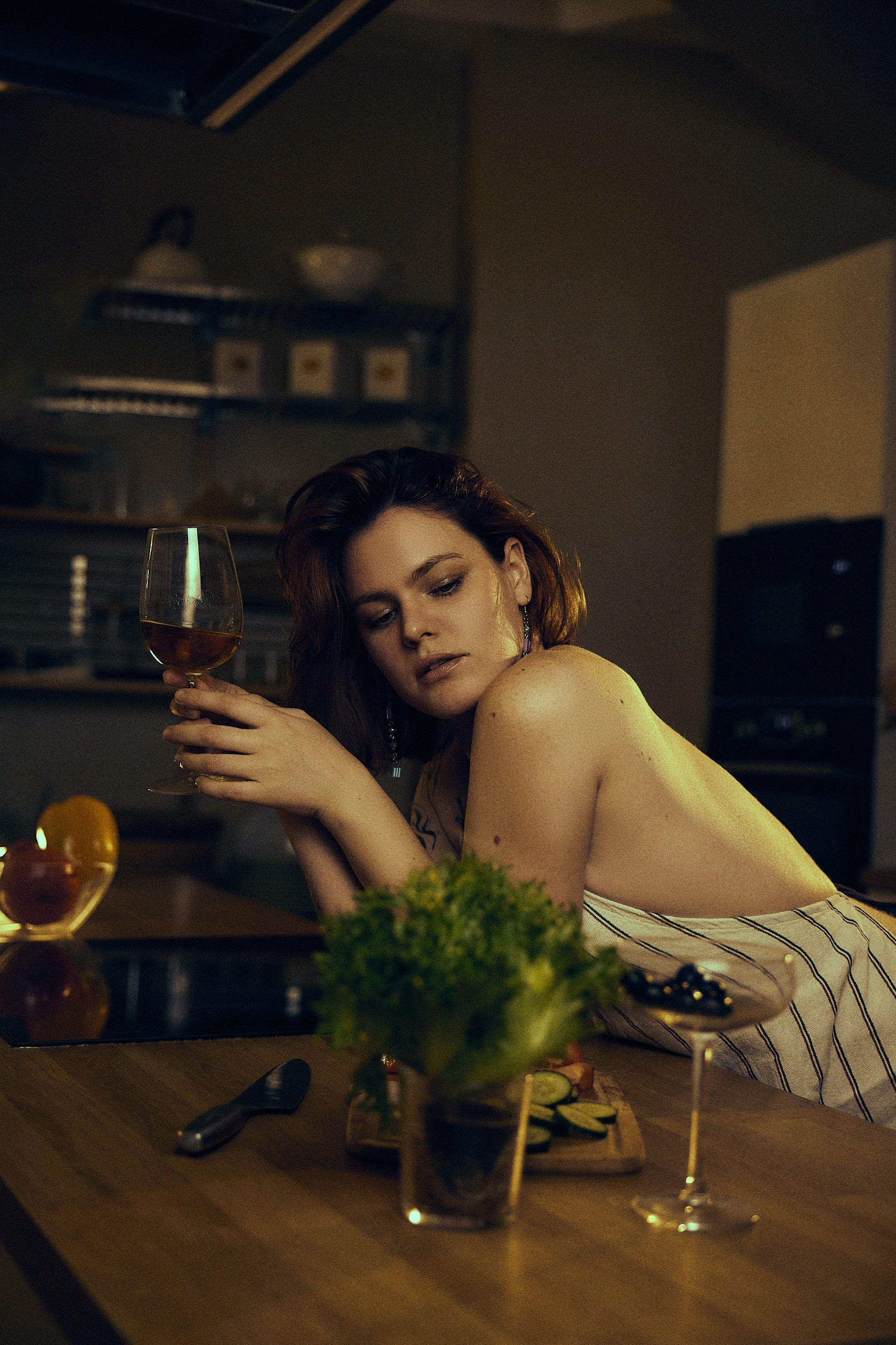 Portrait women’s photo session at the Photo Studio. Professional photographer in Sochi Victoria Joy. Teaching Photography