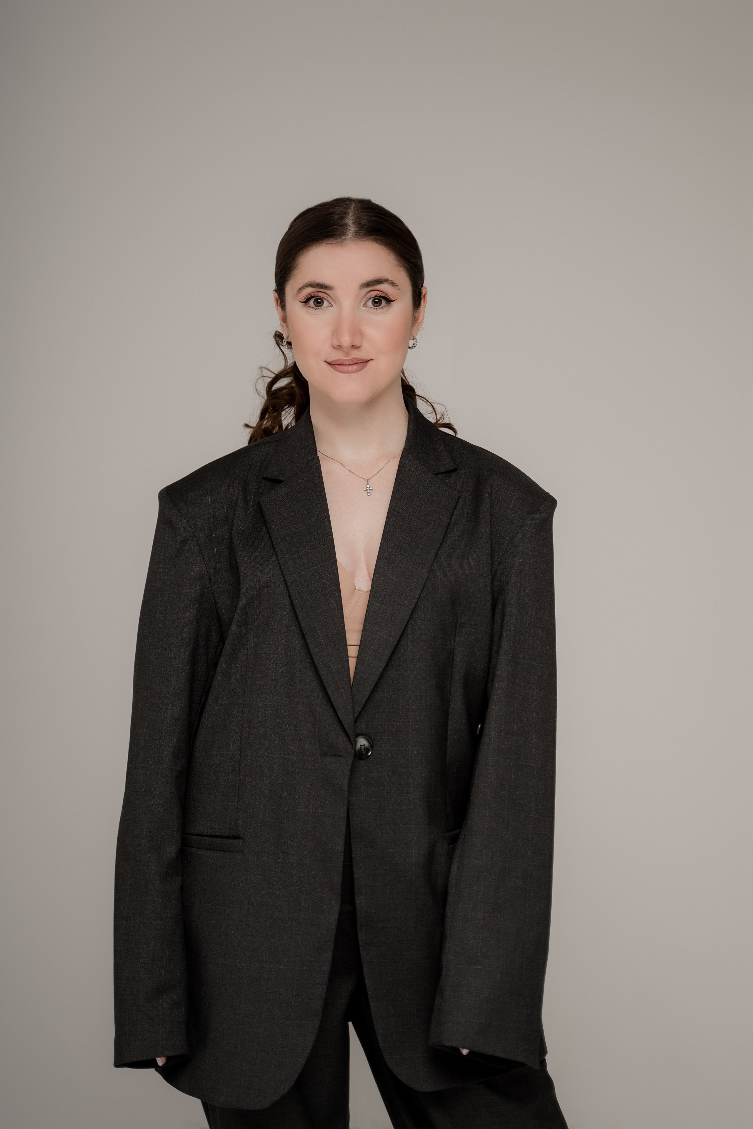 Фотосессия в студии «Классическая женственность». Портретный и свадебный фотограф Алла Карени Москва