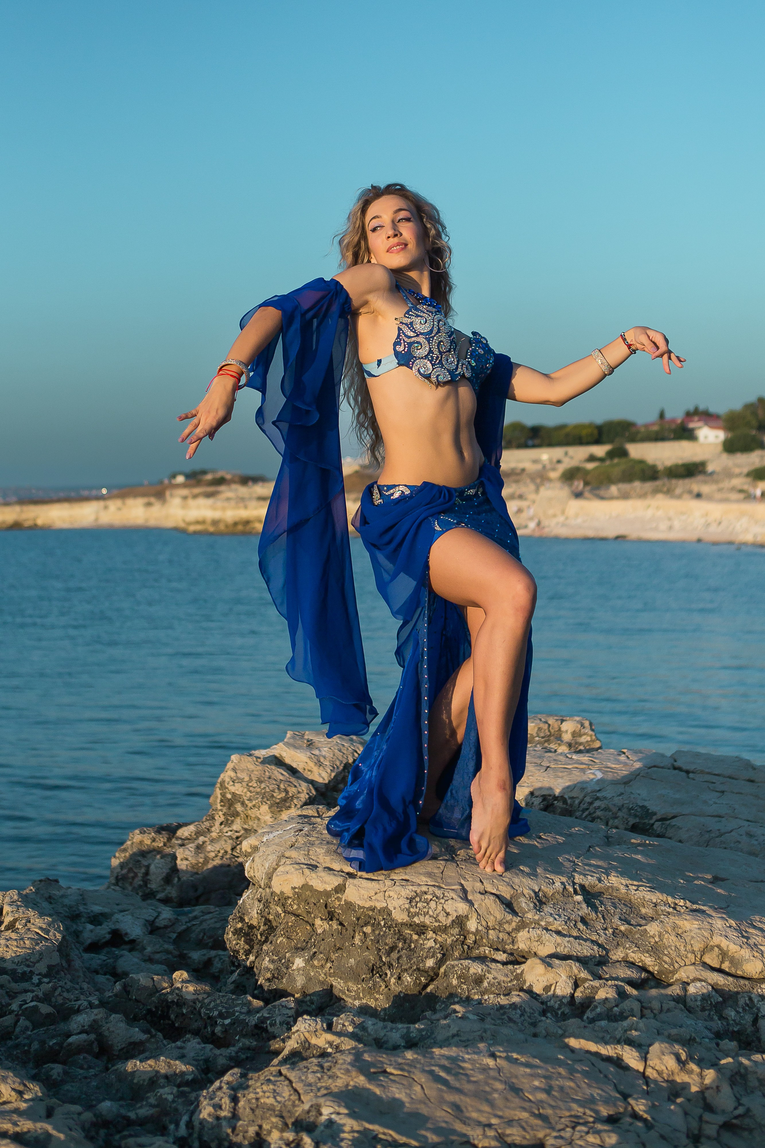 Восточные танцы на берегу Херсонеса. Фотограф в Севастополе и Крыму Антон Попков