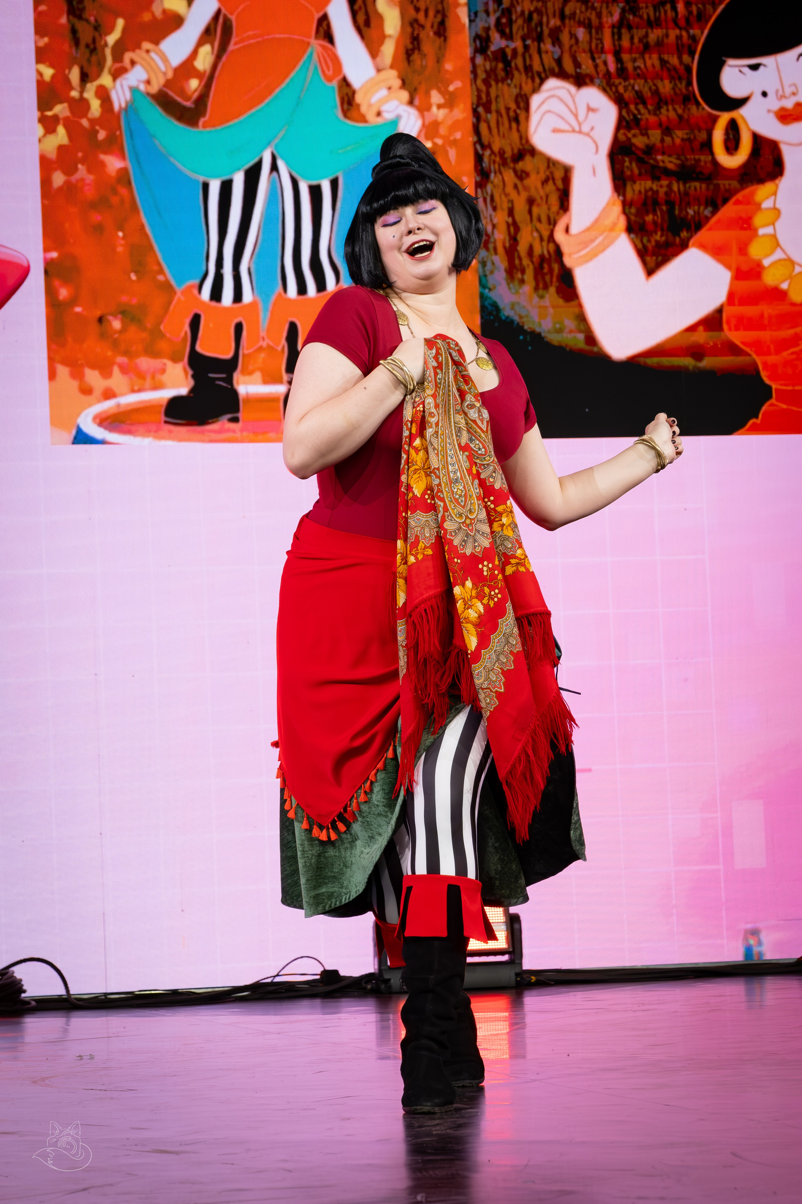 Сцена РЭД ЭКСПО 2024. Косплей фотограф