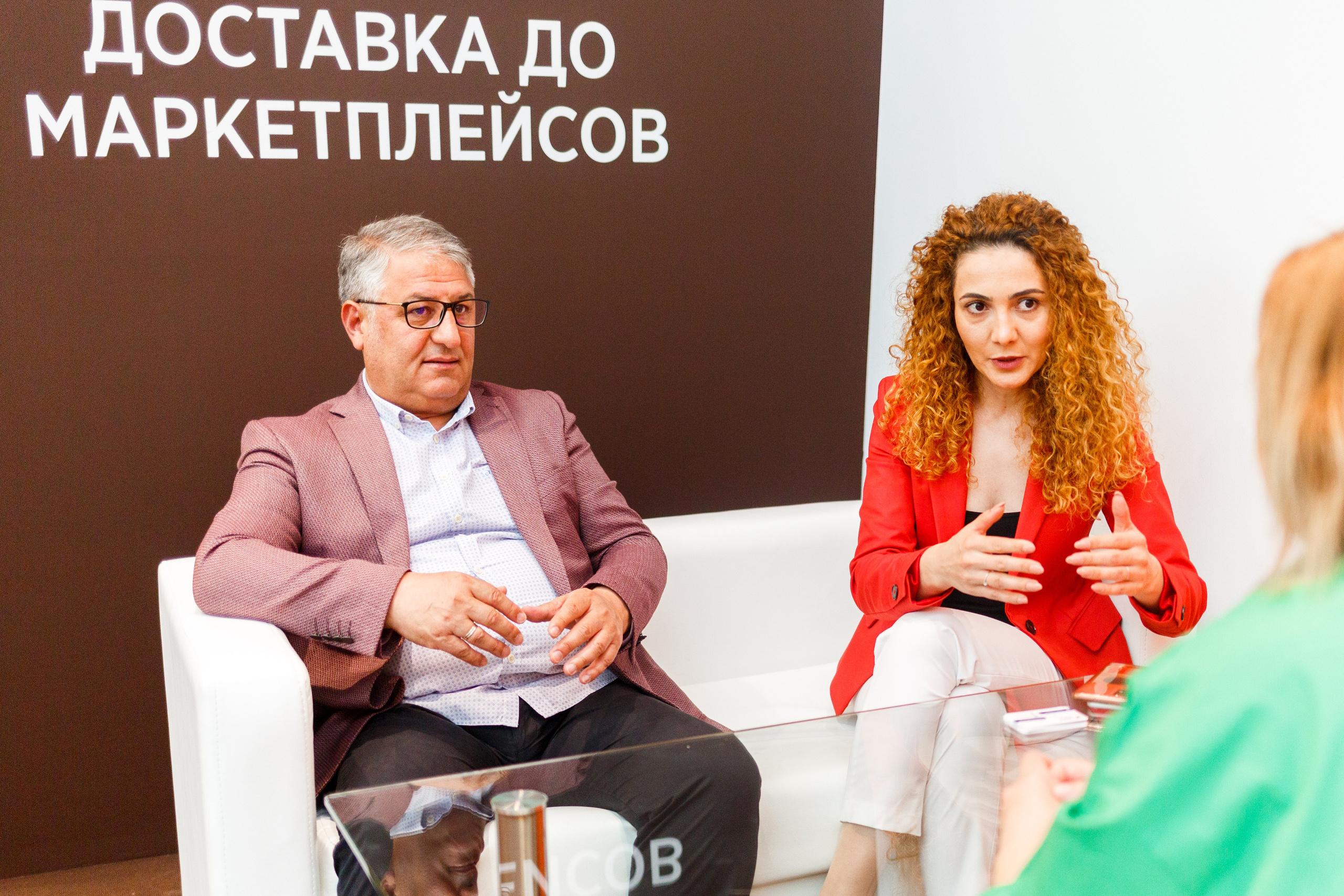 Обзор работы стенда Курьер-сервис. Репортажный фотограф Борис Геер