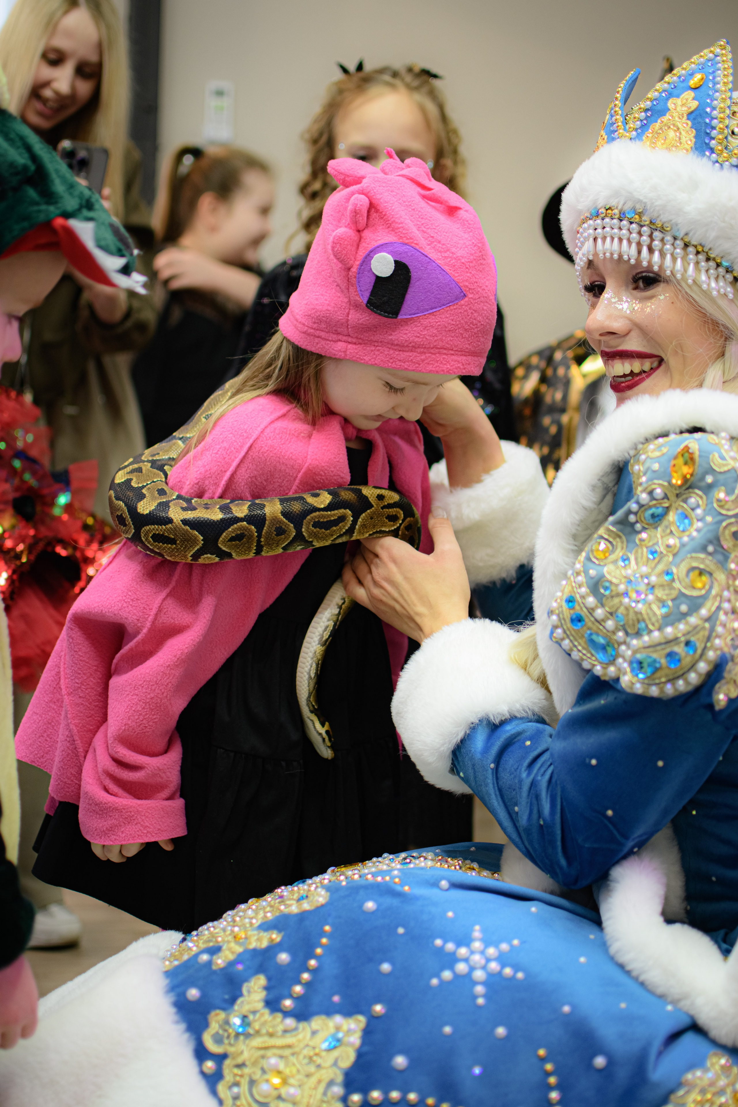 HAPPY NEW YEAR. Photokarish