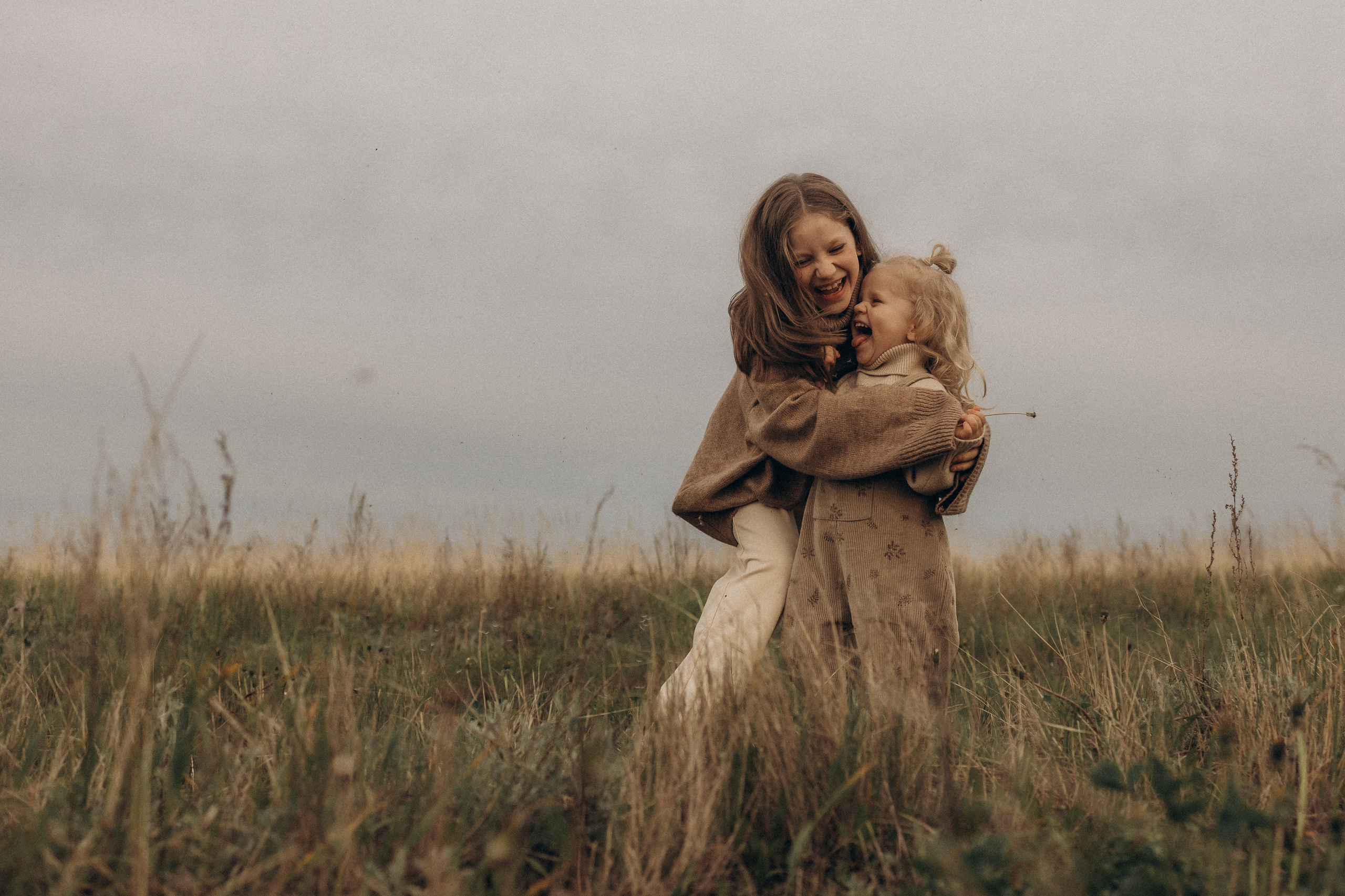 Семейная в поле. Эльвира Галимьянова — семейный фотограф Екатеринбурга