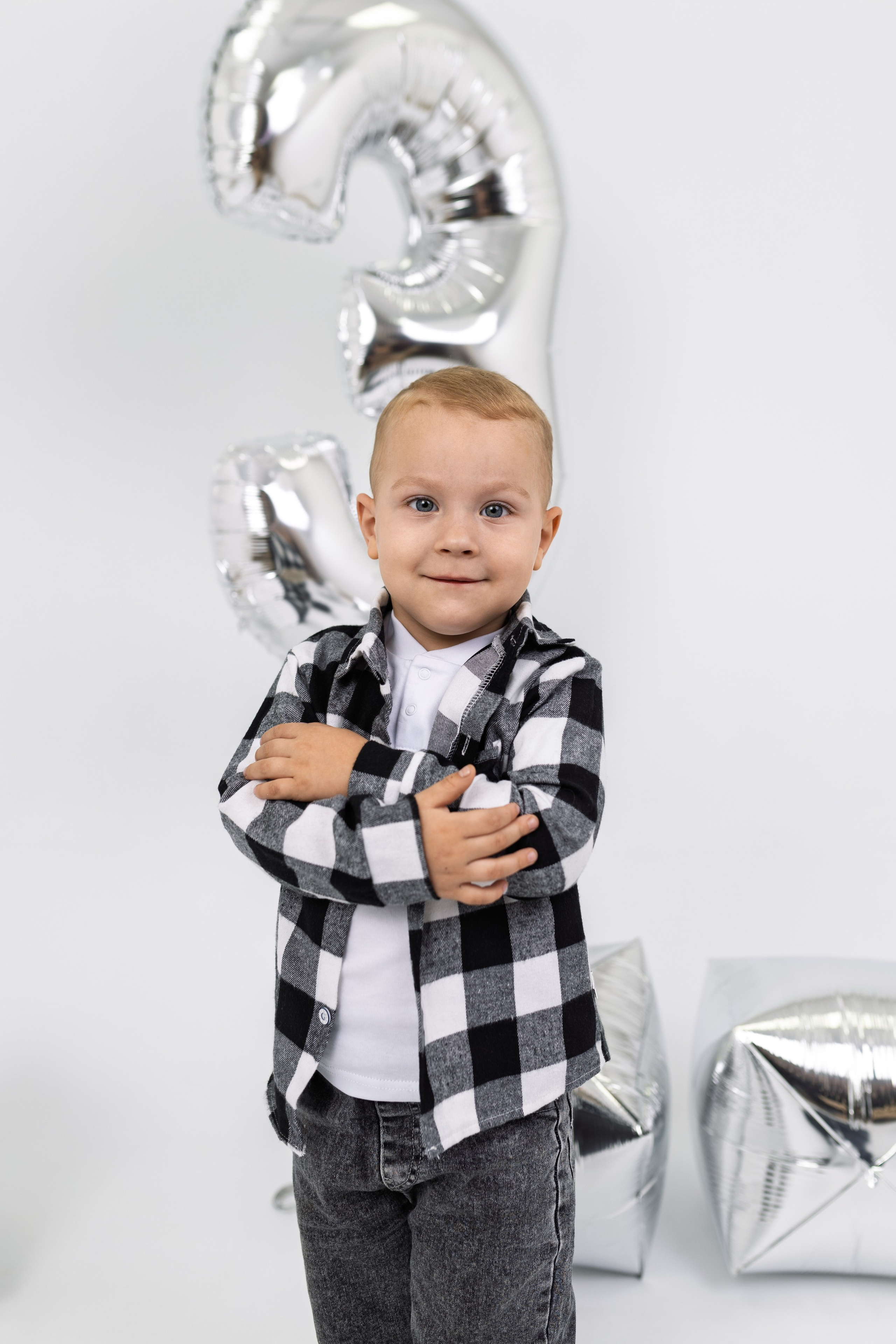 Семейная фотосессия в студии Гуково Ростовская область фотограф Григорий Новиков фотовидео съёмка novikov.foto. Фотограф Гуково Григорий Новиков novikov.foto