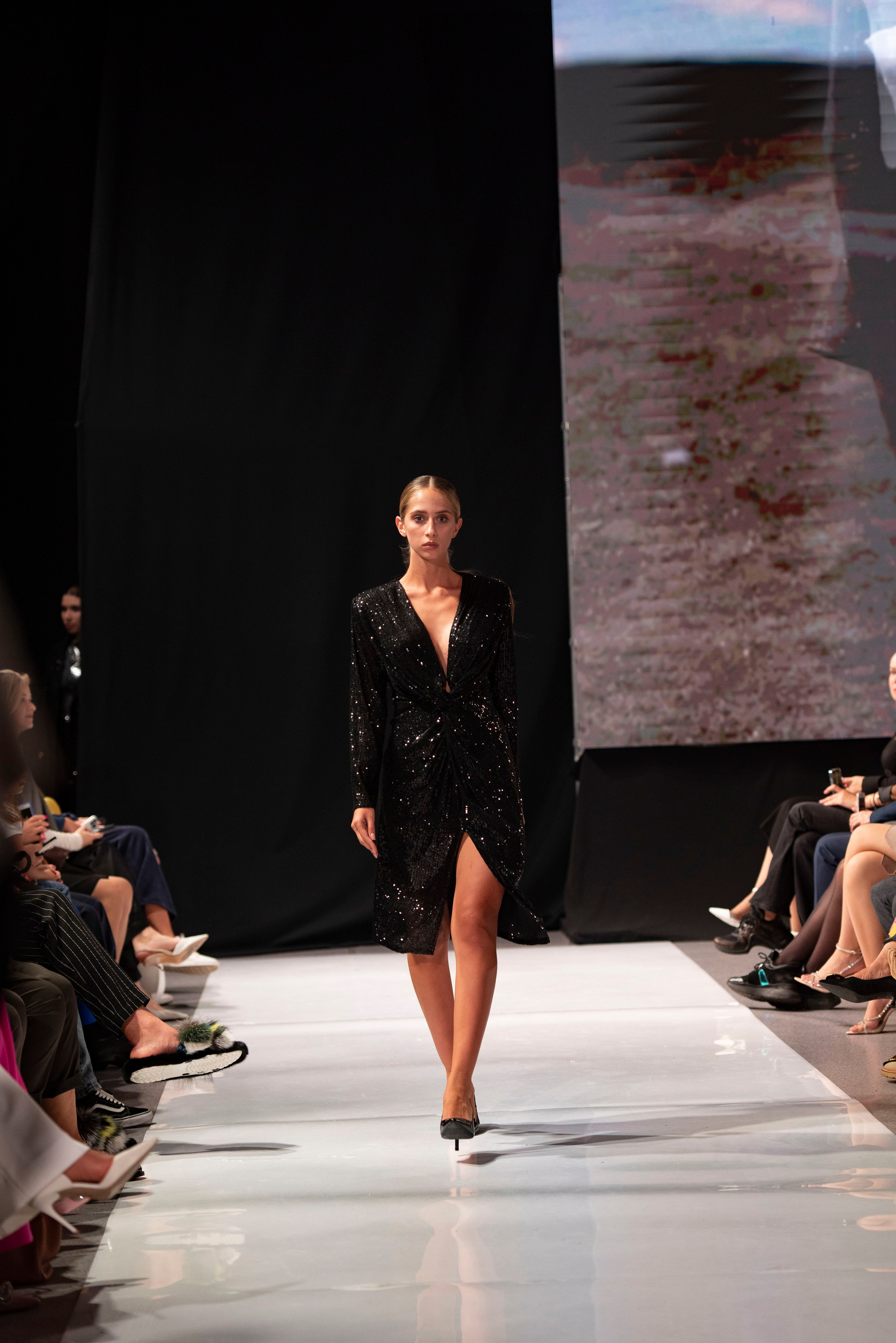 Фотограф на модельный показ. Свадебный, семейный, фэшн фотограф, школьный фотограф в Сочи