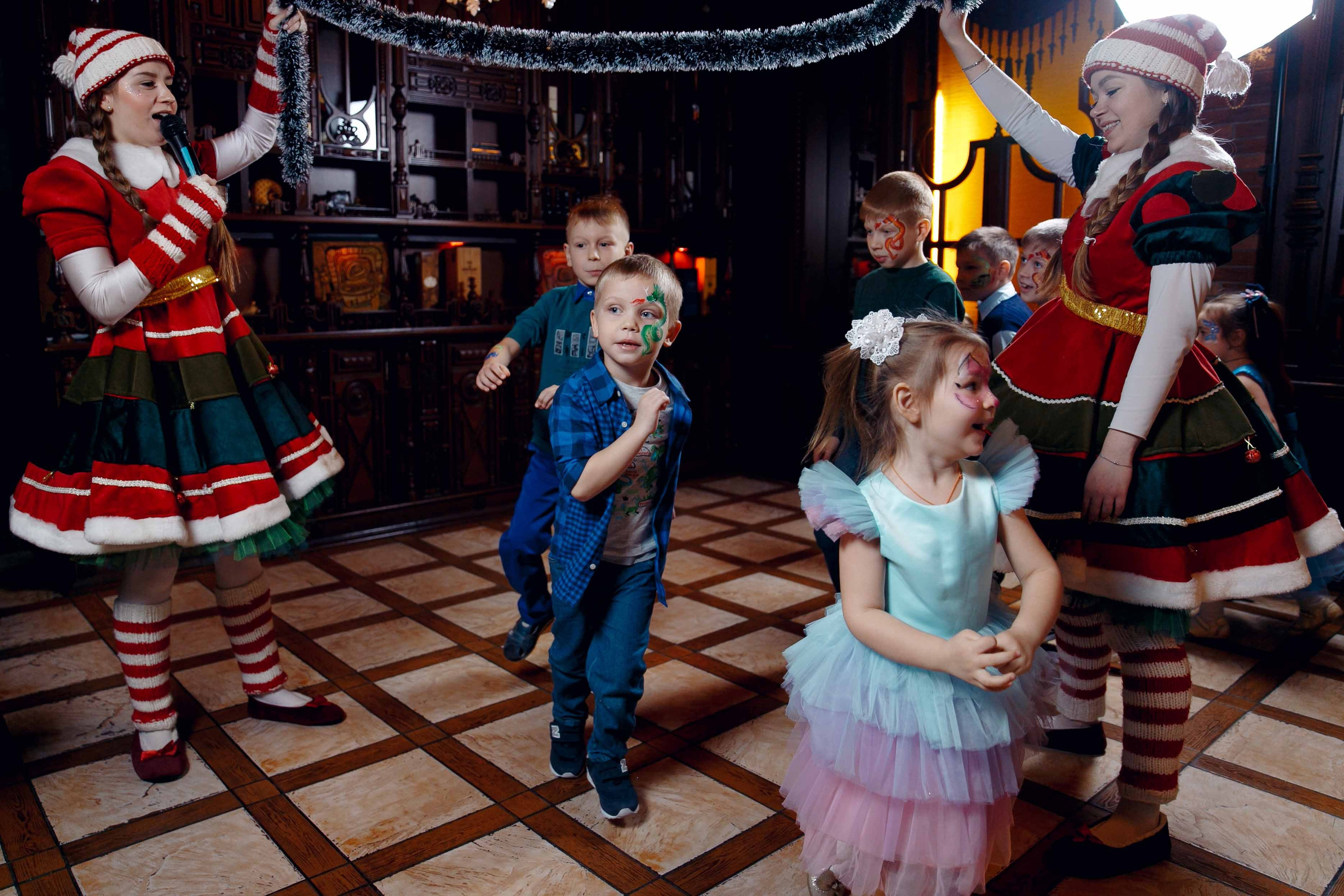 Елка в «Пенатах». Ваш репортажный фотограф Артемий Антонов