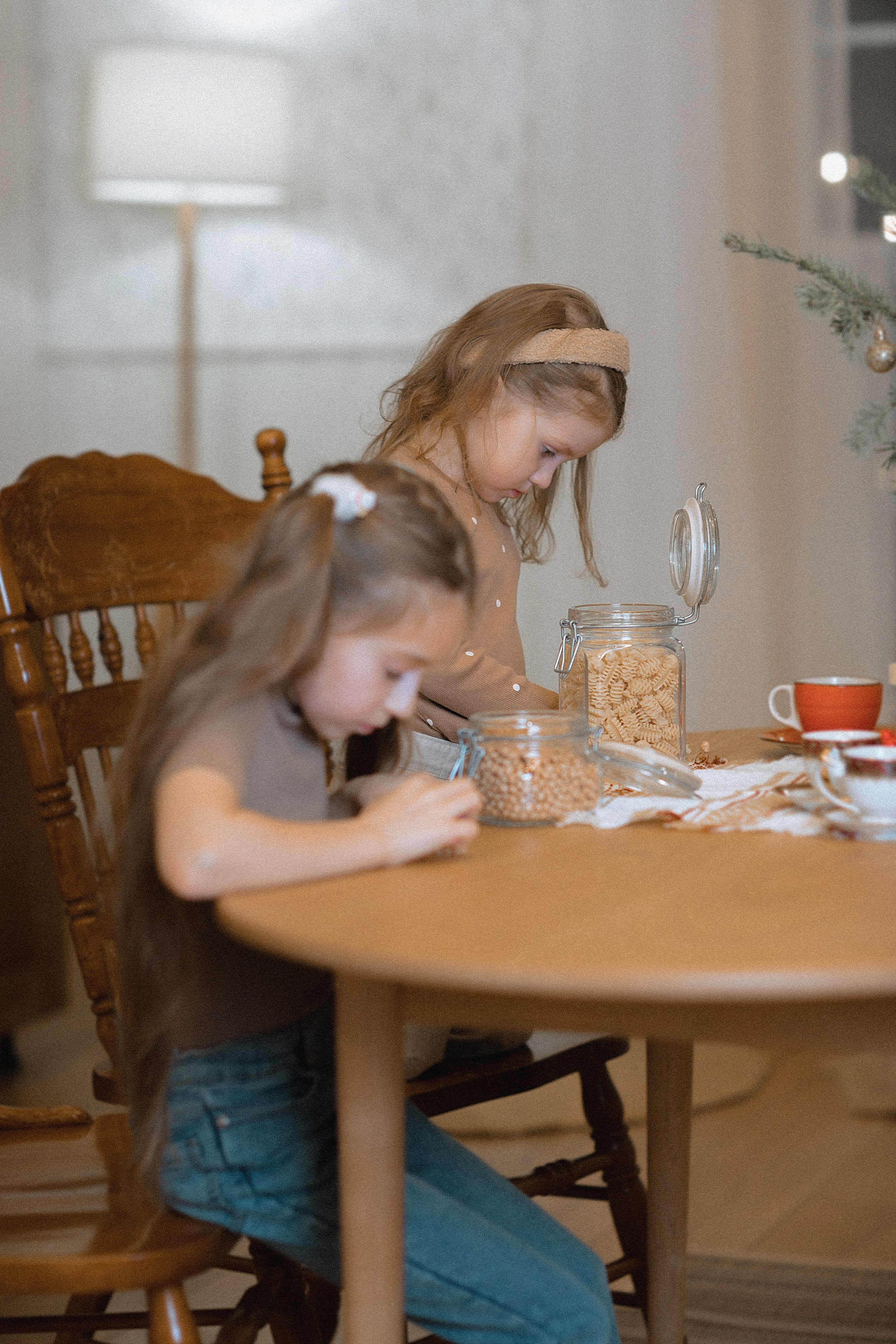 Две сестренки. Photographer Helen Shabalina