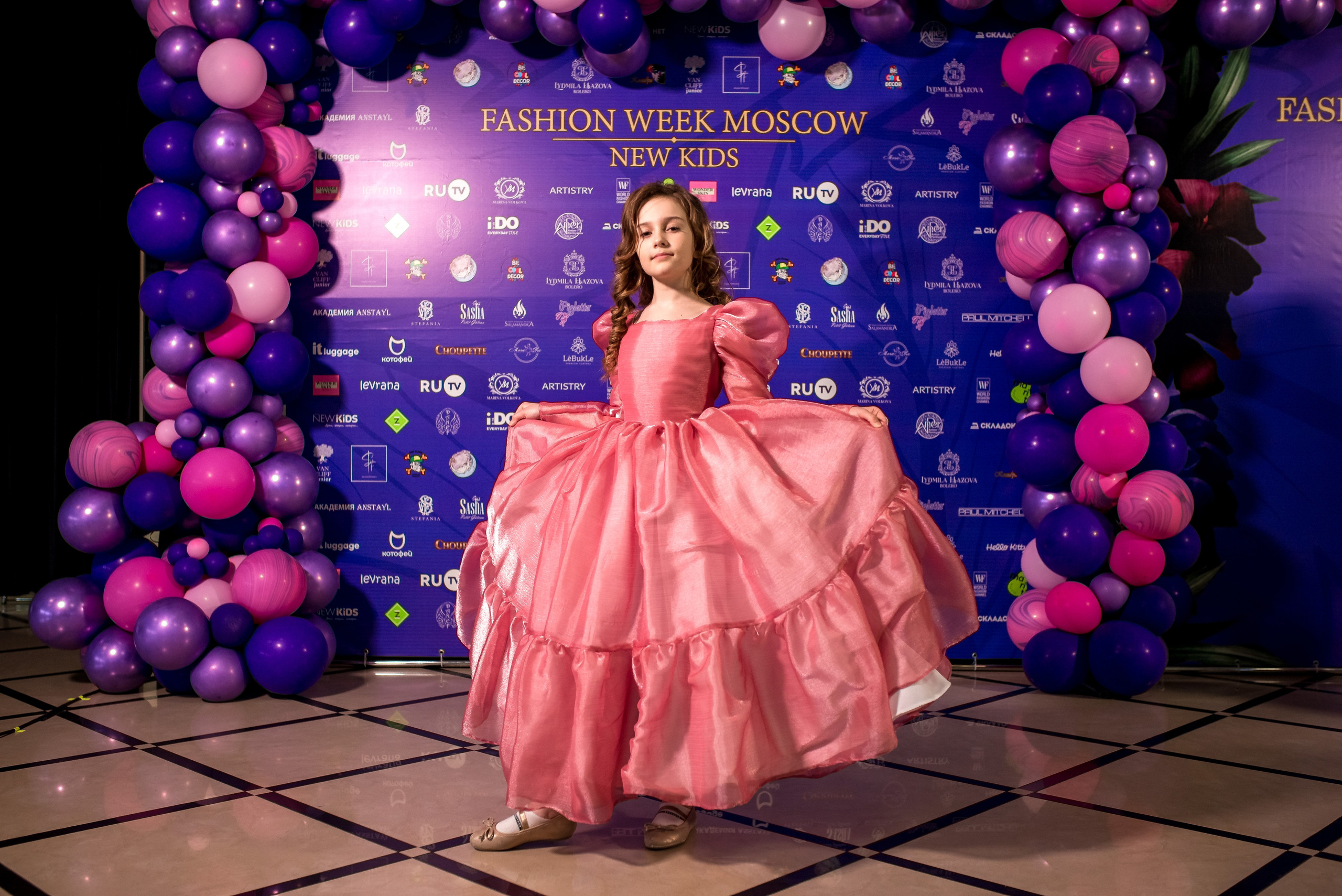 Показ Итальянской моды в России весна 2022. Женский фотограф Крещение Венчание Москва Брянск