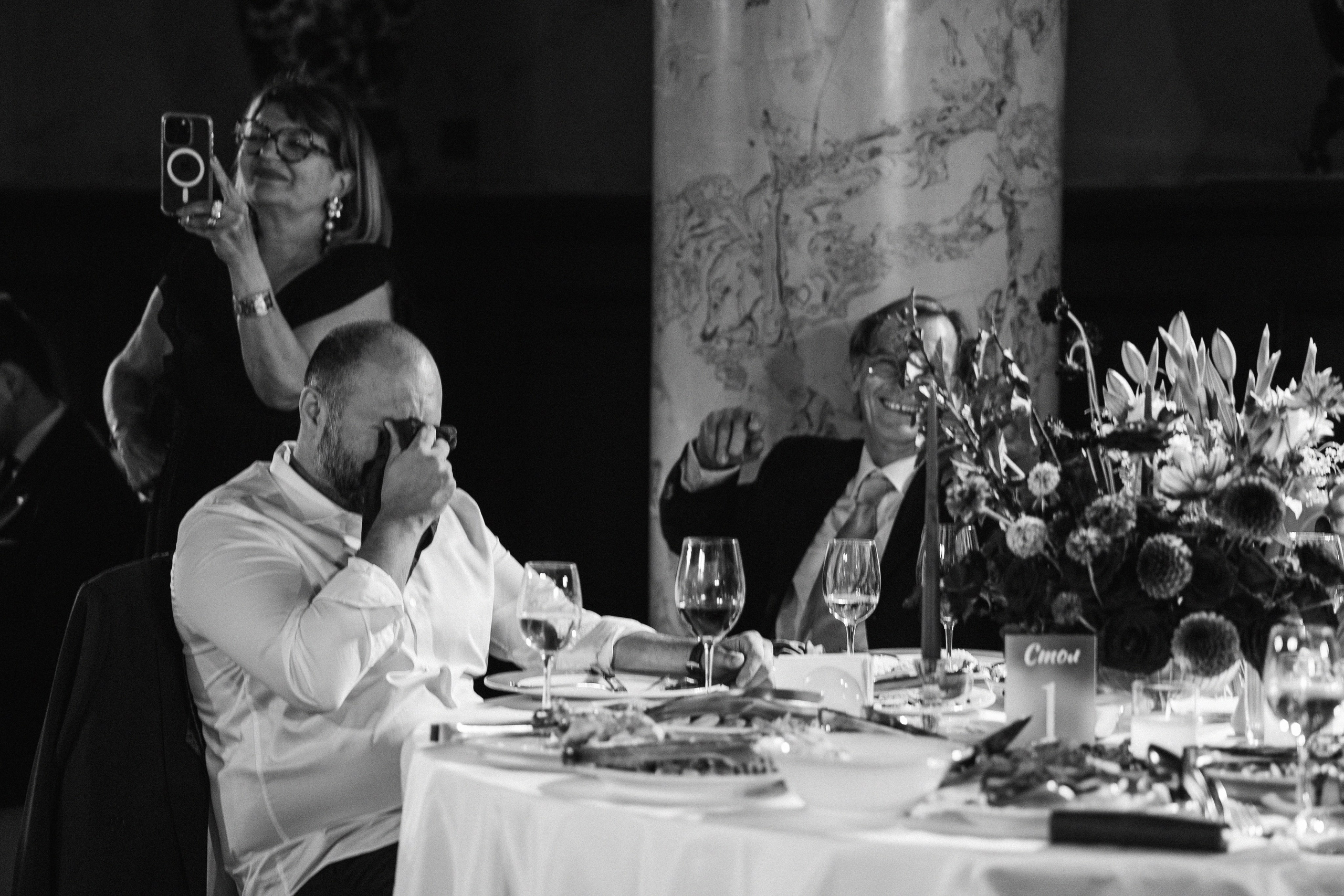 Свадебный банкет в отеле Хилтон Москва Ленинградская. Свадебный фотограф Москва