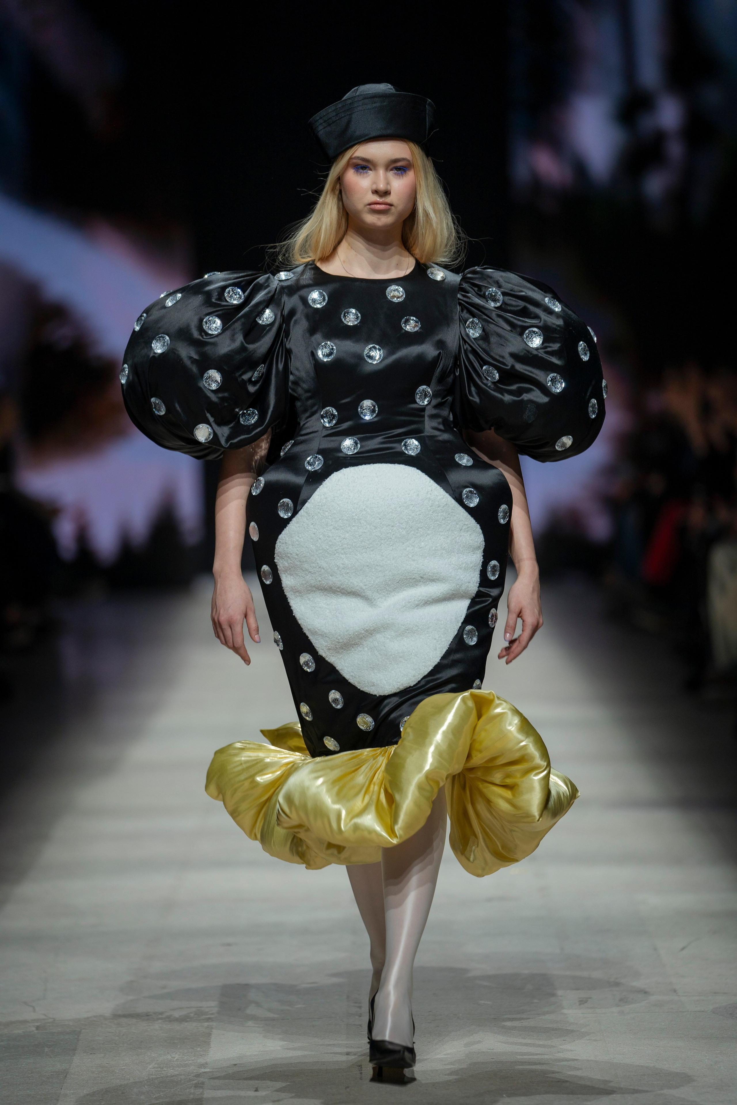 Показ Школы дизайна НИУ ВШЭ на Московской неделе моды. Фотограф в Москве Савкина Евгения