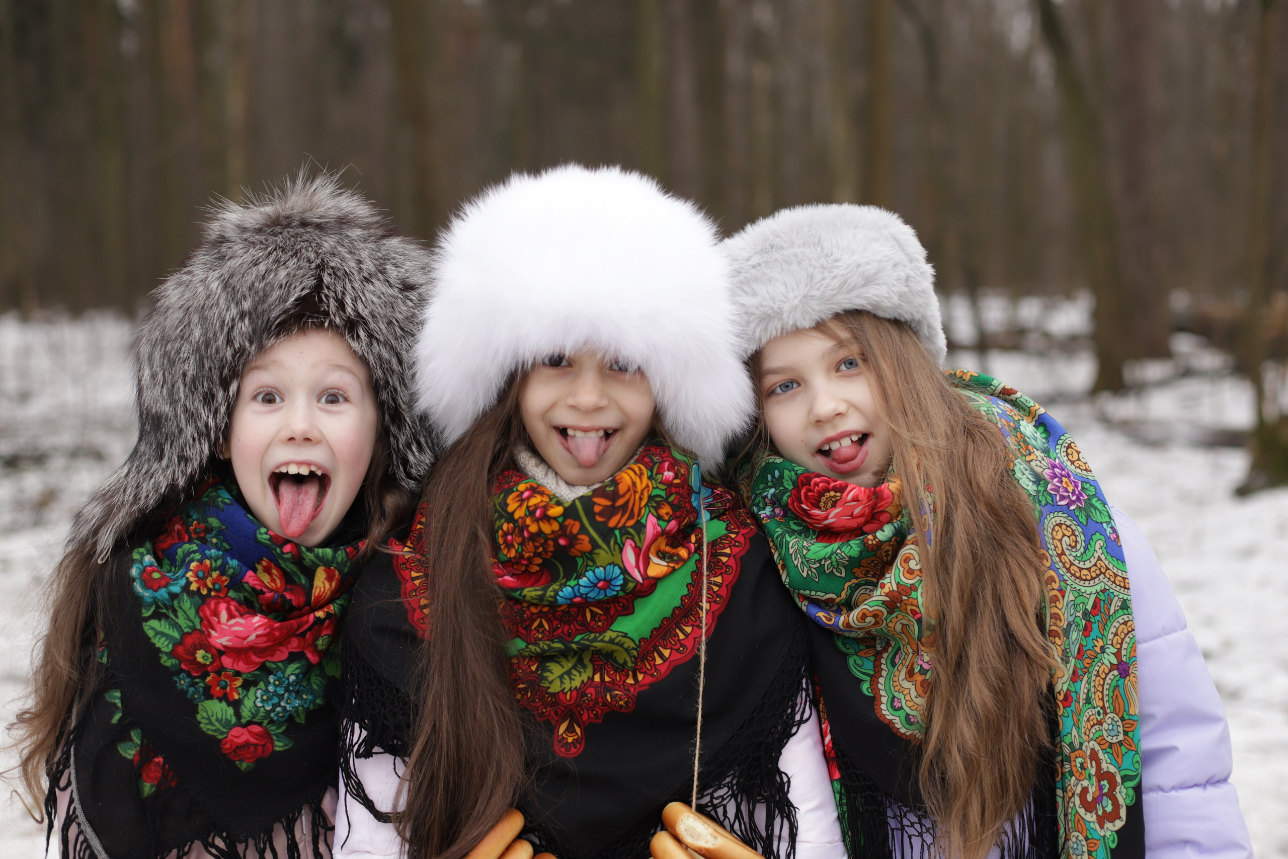 Девчёнки в павлопосадских платках и мальчишка. Диана Николаева — фотограф город Балашиха