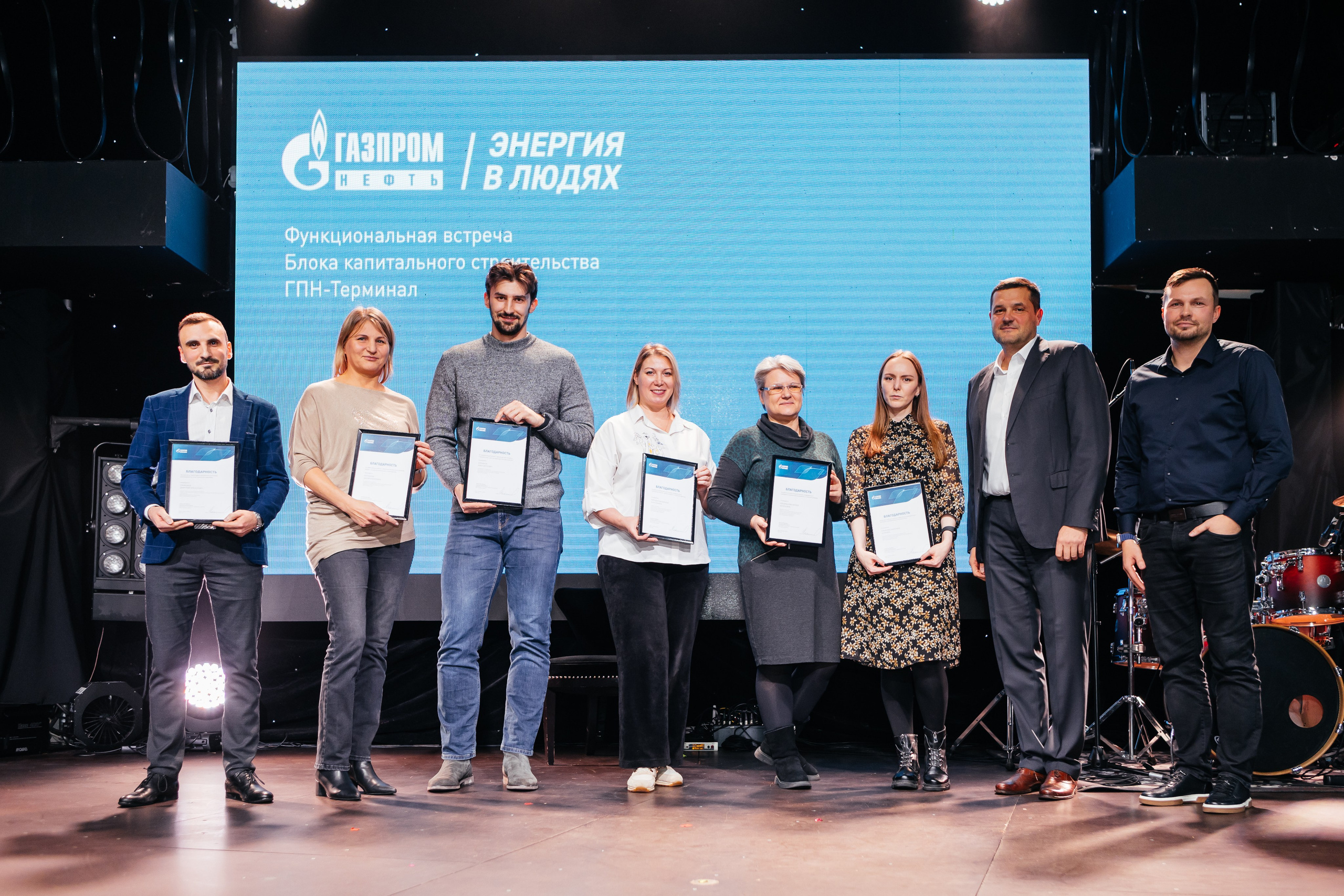 Снимал репортаж для «Газпром нефть», Газстройпром, Росатом, ОЗОН, Мегафон, ВТБ, Т-Банк, Unilever, Материа Медика Холдинг. Фотограф Serg-Epic — Сергей Клепиков