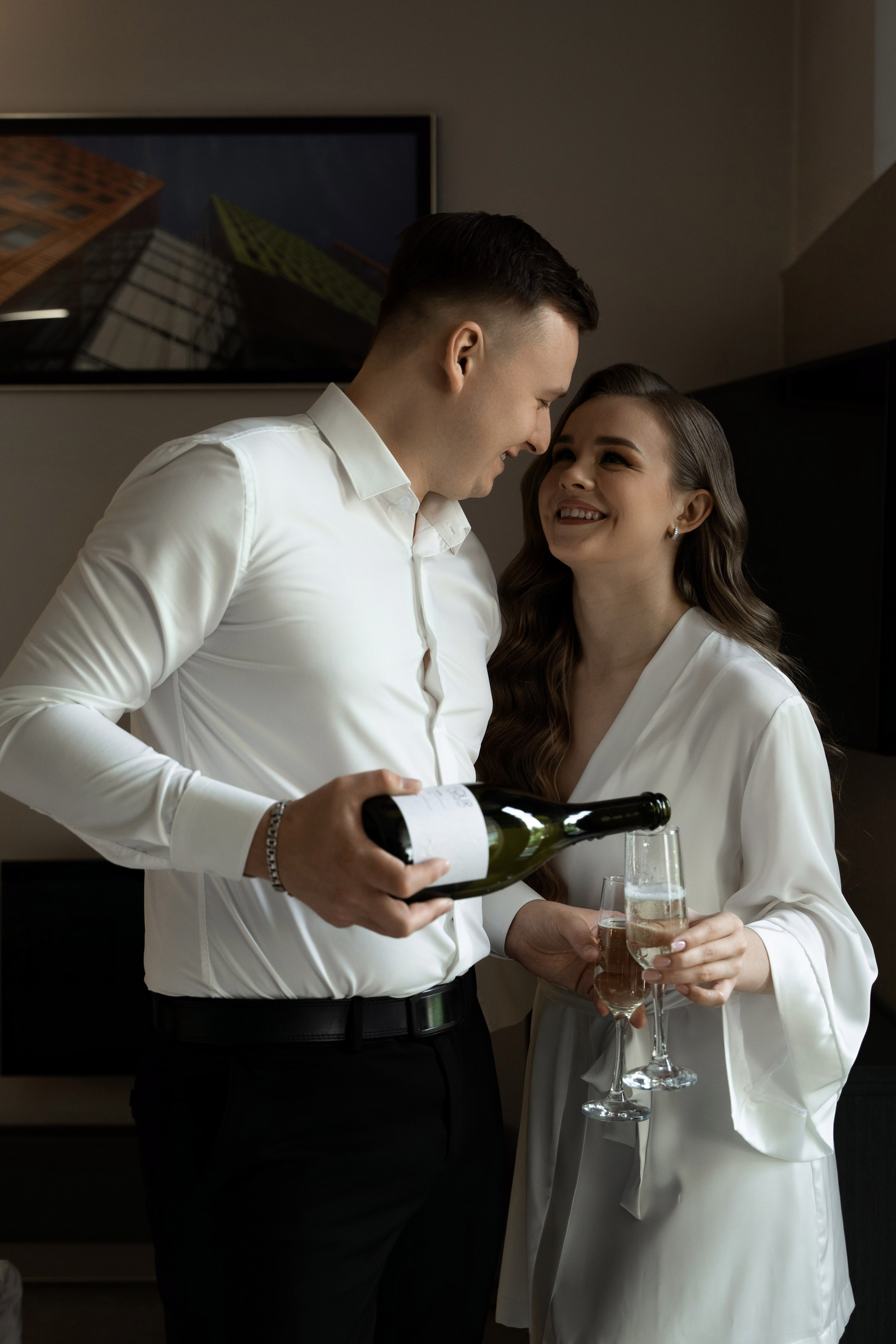 Свадебная фотосессия в Екатеринбурге, фотосессия у Оперного театра, сборы в отеле. Фотограф Татьяна Мамонтова