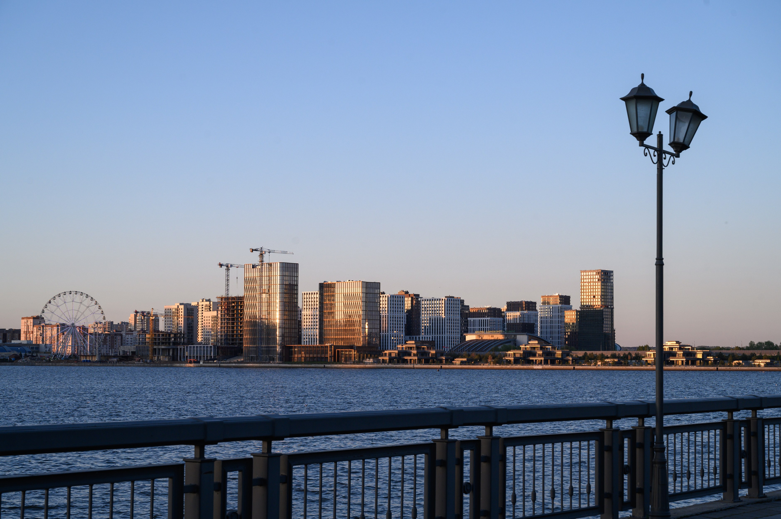 Прогулка с фотосессией вдоль Кремлёвской набережной