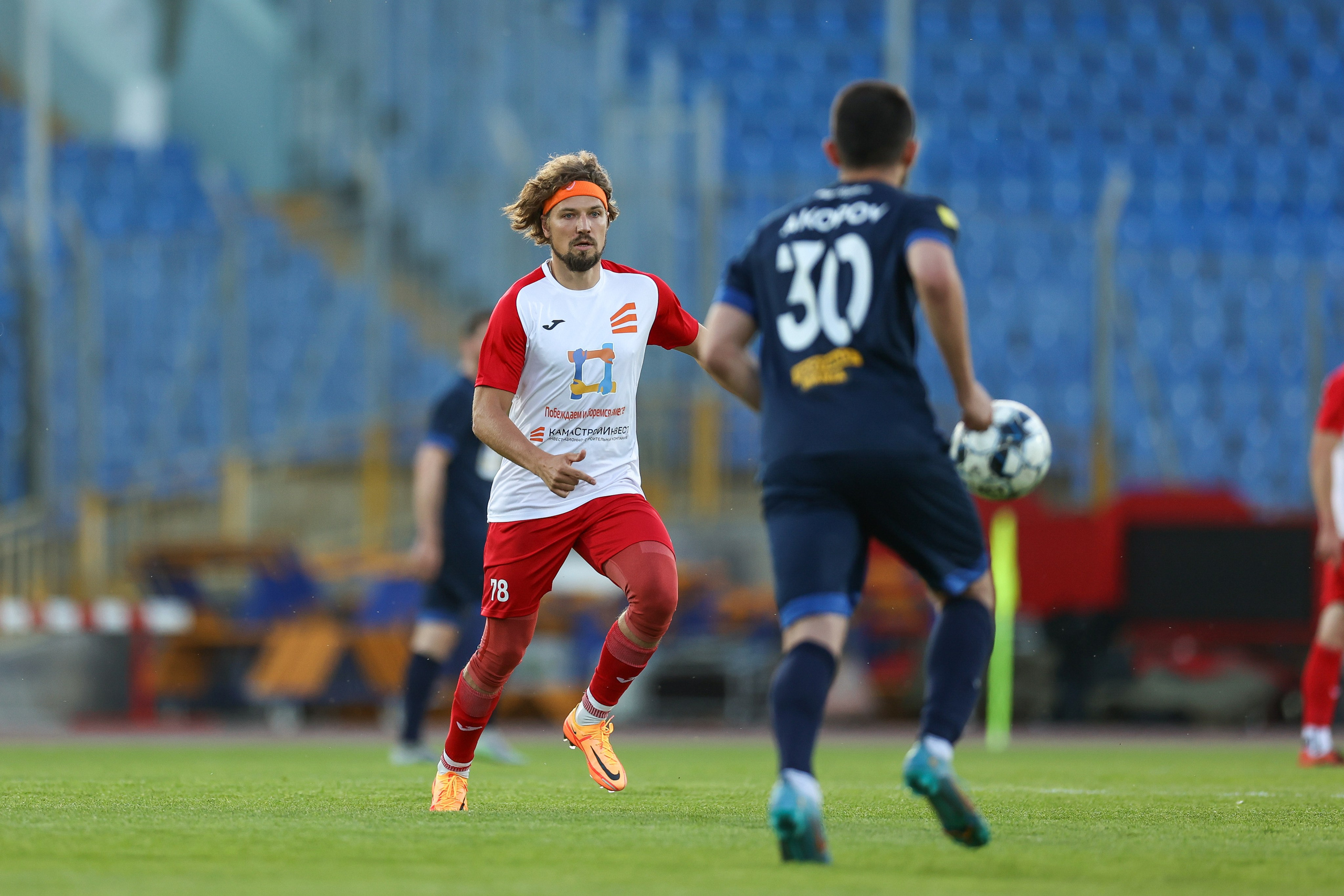 Благотворительный футбольный матч Друзья Бурмистрова vs ФК Fight Nights. Спортивный репортажный фотограф Казань Нафис Сиразетдинов