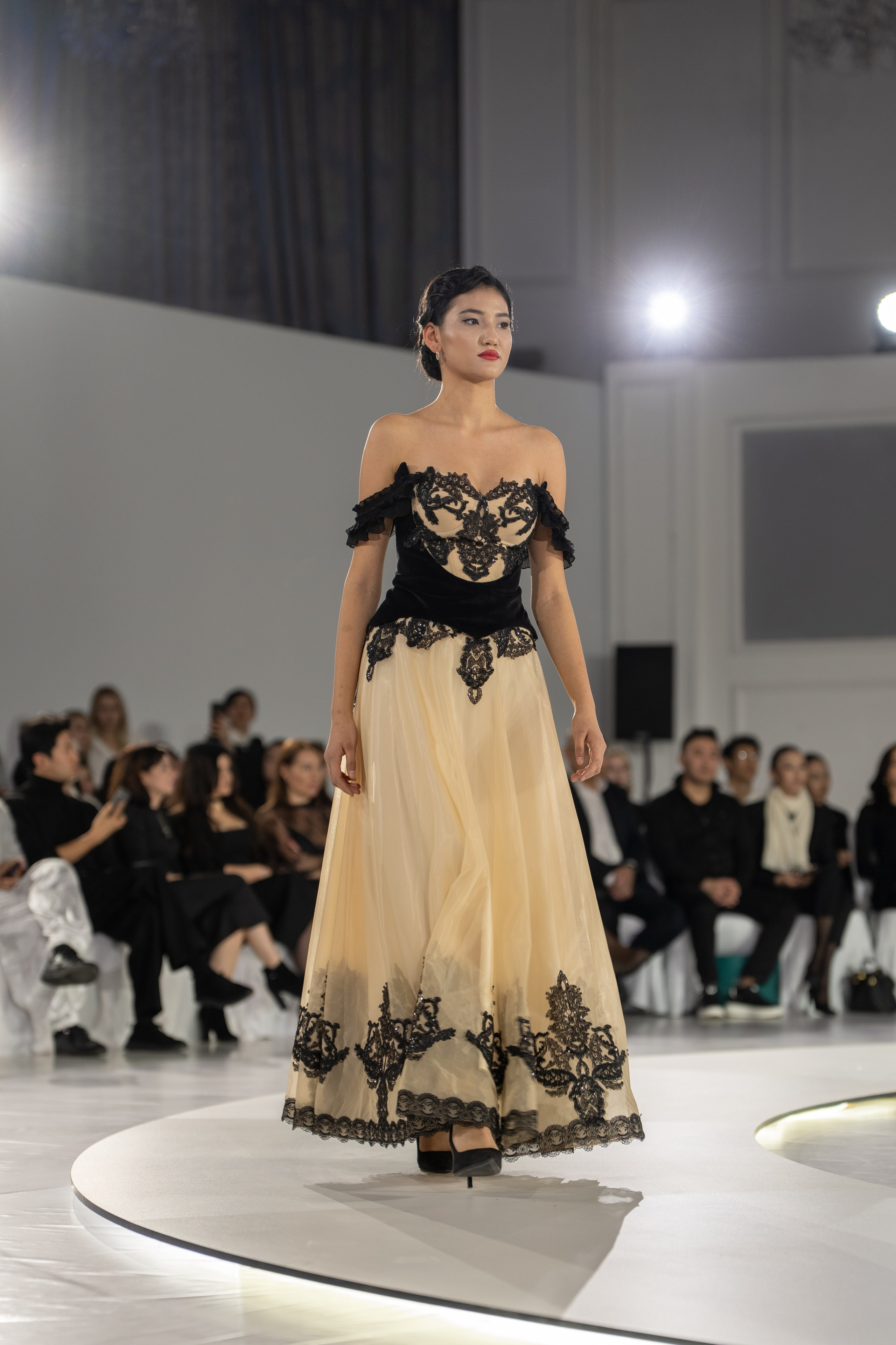 Naiyl Baikuchukov. Сайт Алматинского НЮ АРТ, будуар и фэшн фотографа Дениса Карпенко